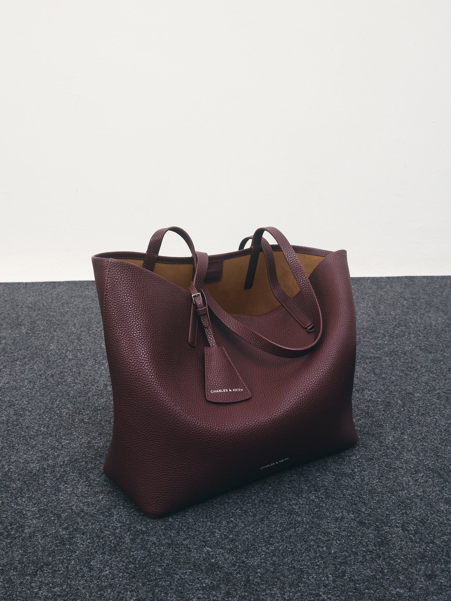 Beryl Tote Bag - Wineberry Red | CHARLES & KEITH