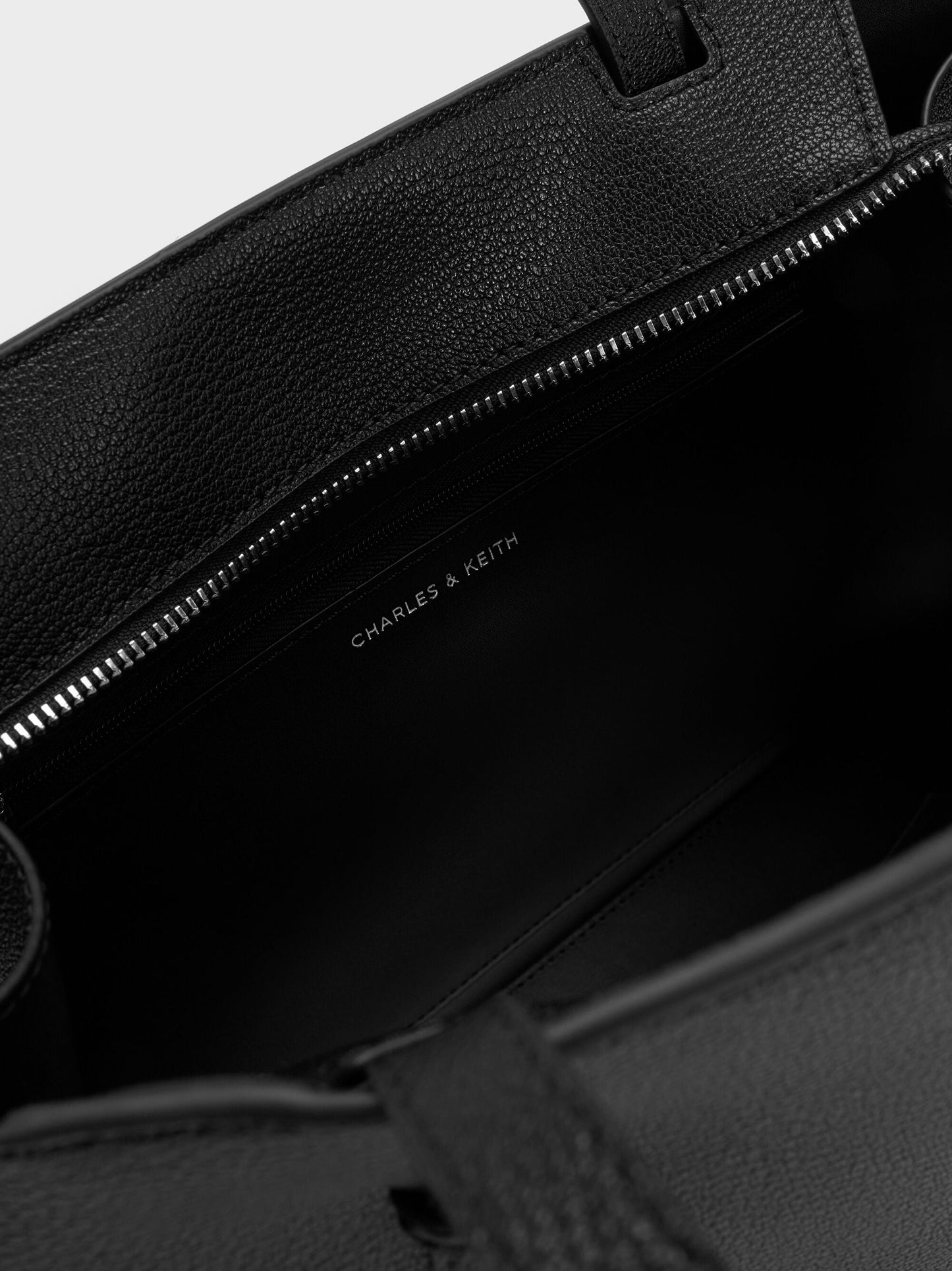 Allyn Elongated-Handle Tote Bag - Noir | CHARLES & KEITH
