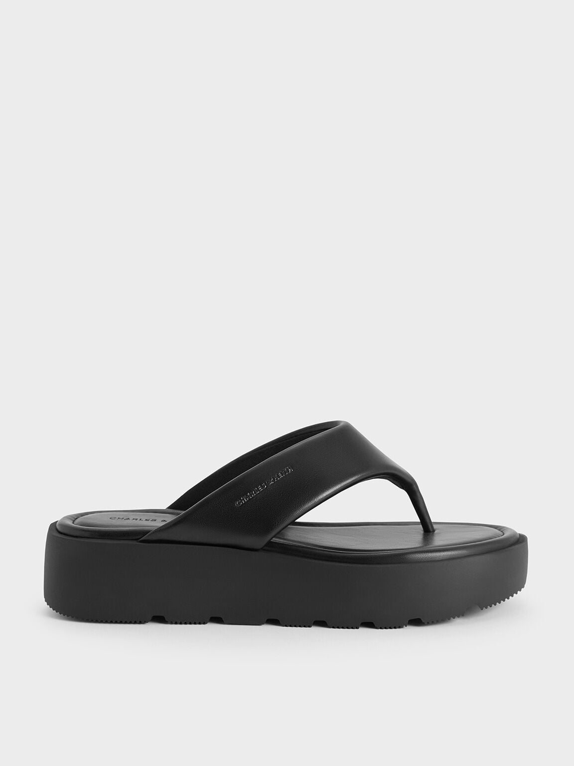 V-Strap Flatform Thong Sandals - Black | CHARLES & KEITH