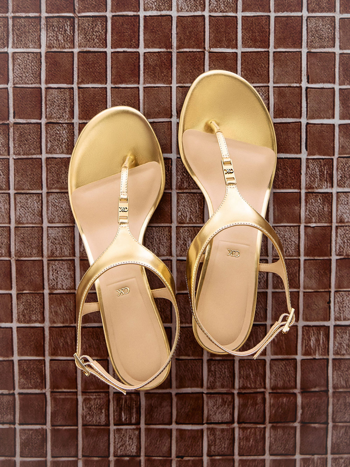 Metallic Leather Thong Kitten Heels - Gold | CHARLES & KEITH
