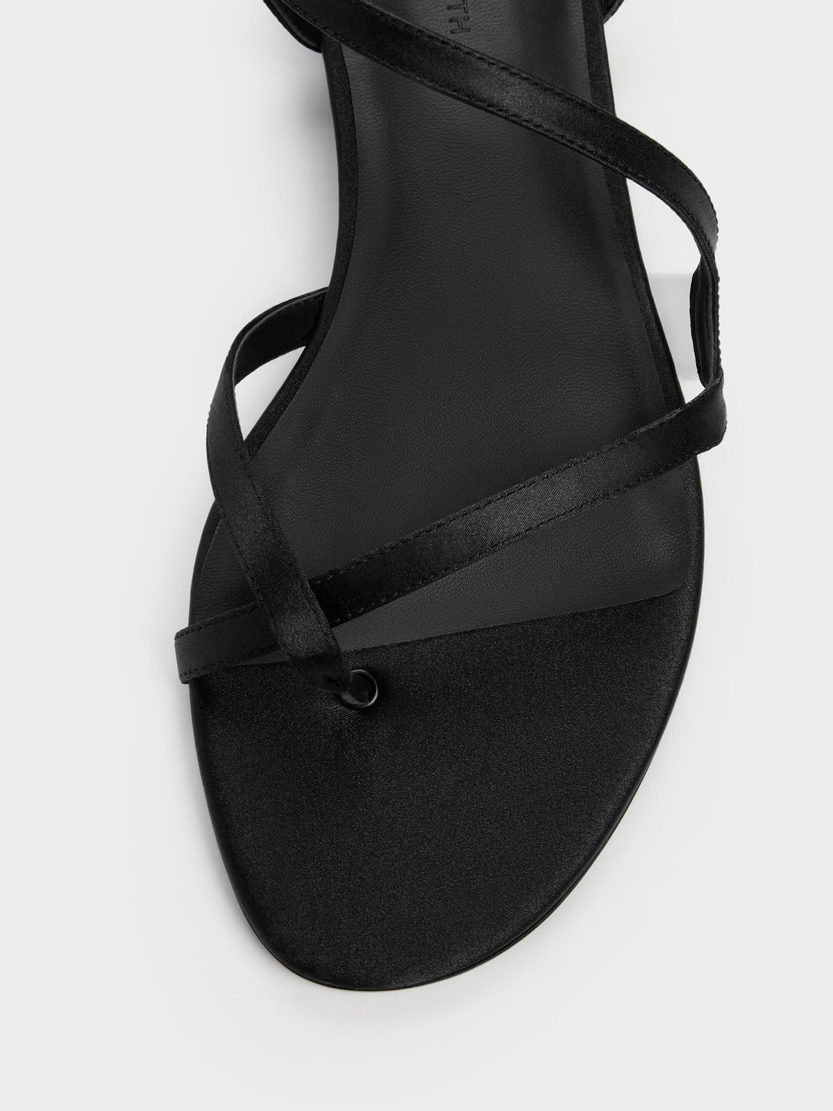 Arden Satin Wavy Toe-Ring Sandals - Black Textured | CHARLES & KEITH