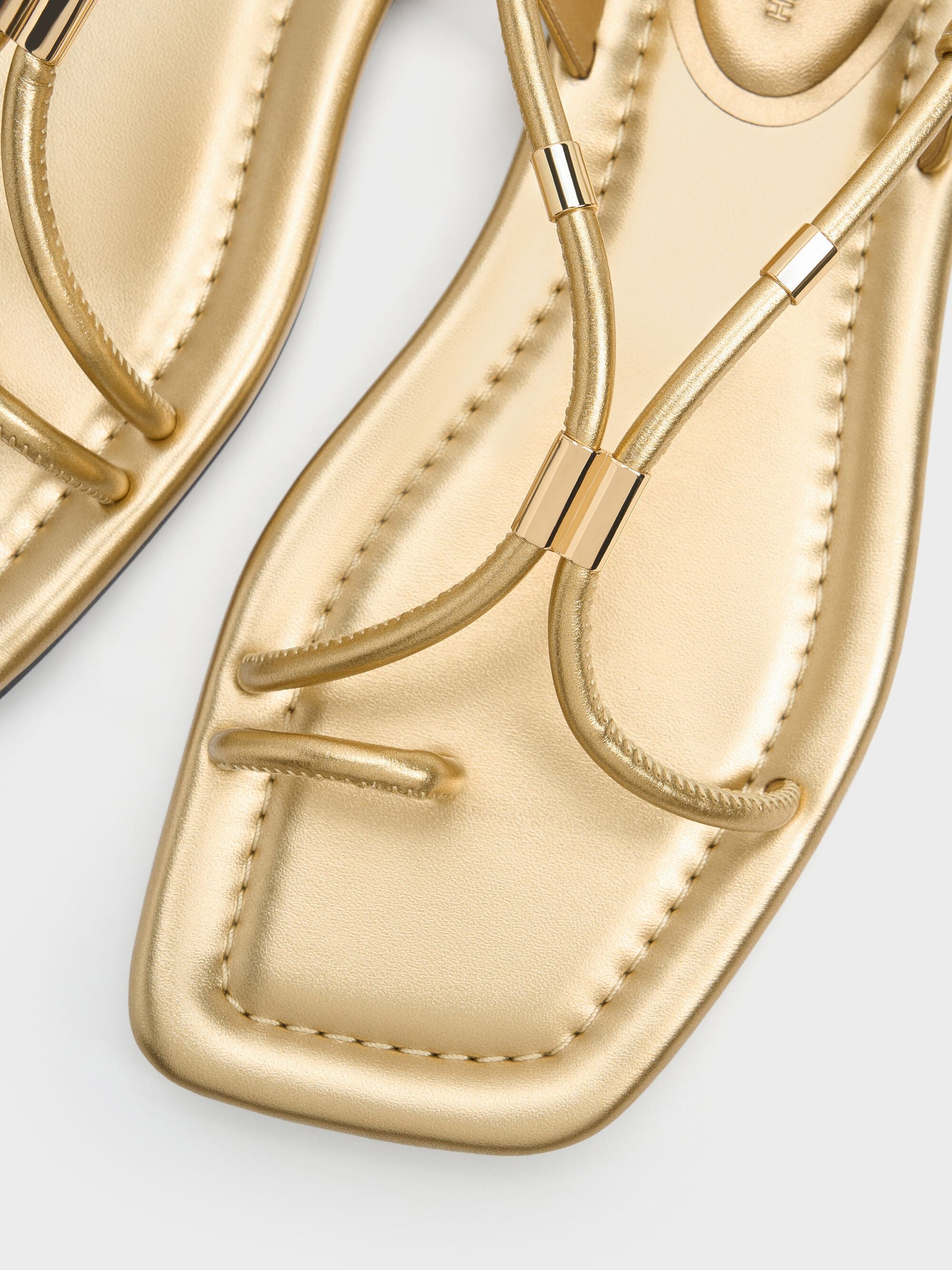 Metallic-Accent Toe-Ring Sandals - Gold | CHARLES & KEITH