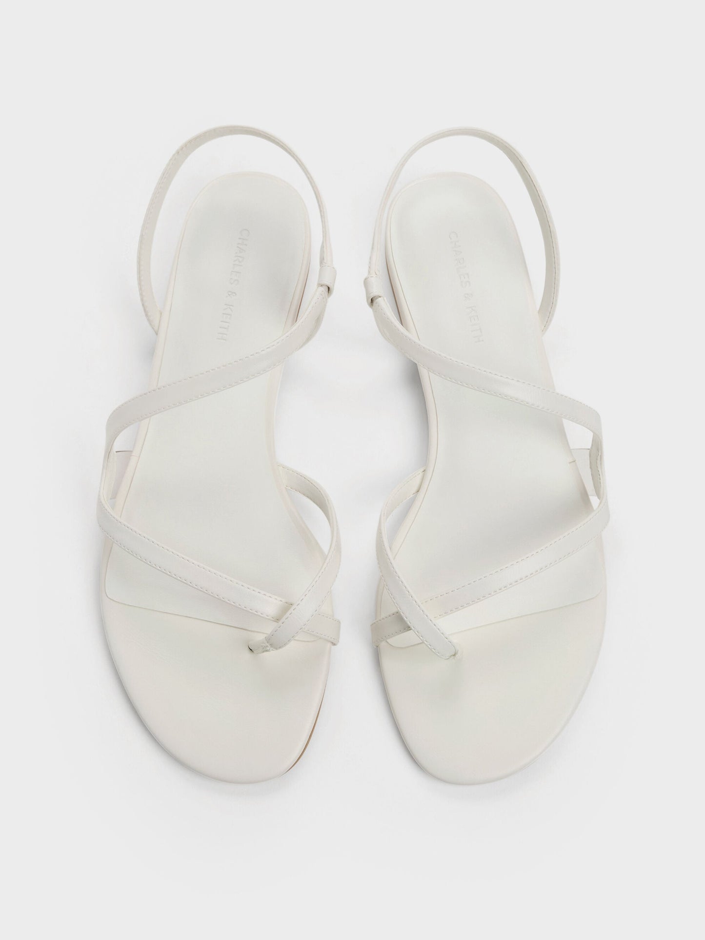 Arden Wavy Toe-Ring Sandals - Chalk | CHARLES & KEITH