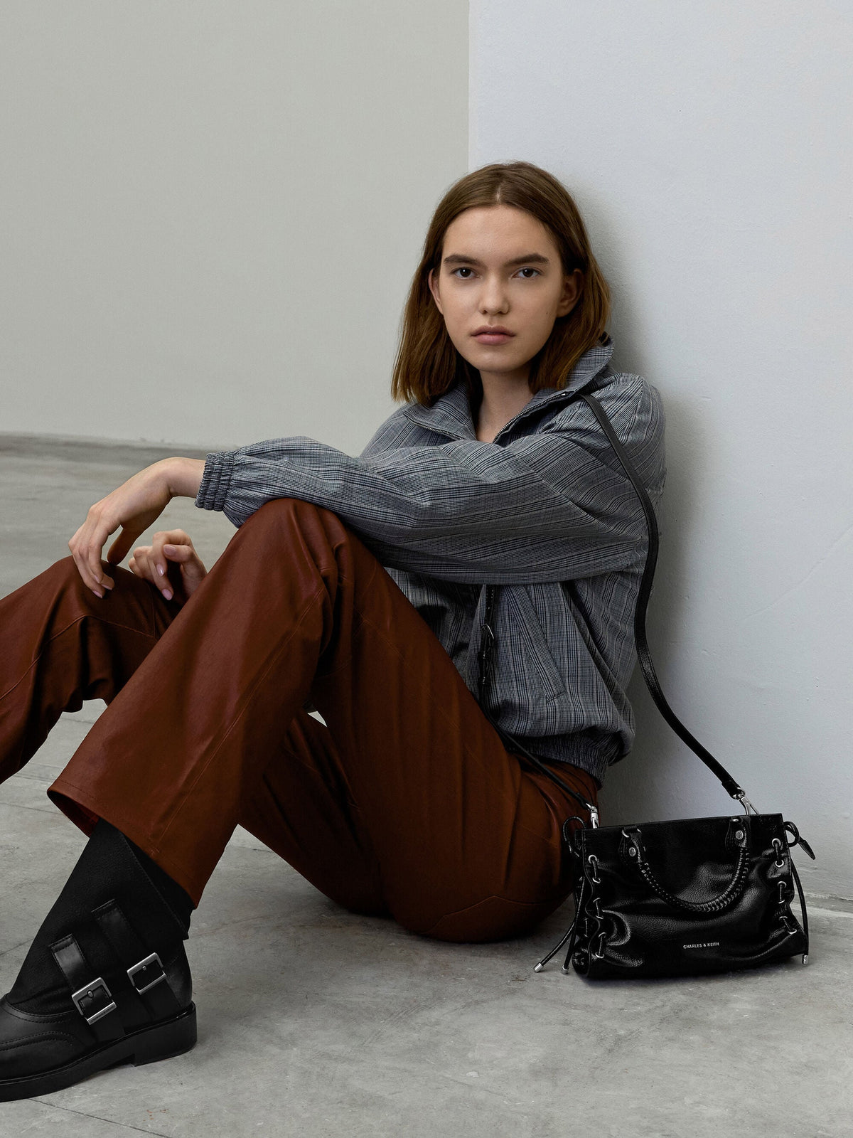 Mini Nylah Grommet Lace-Up Tote Bag - Noir | CHARLES & KEITH