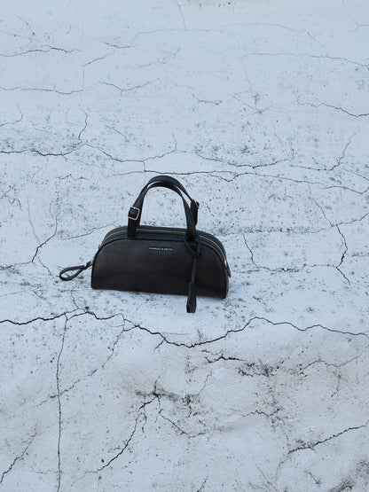 Vega Elongated Bowling Bag - Noir | CHARLES & KEITH