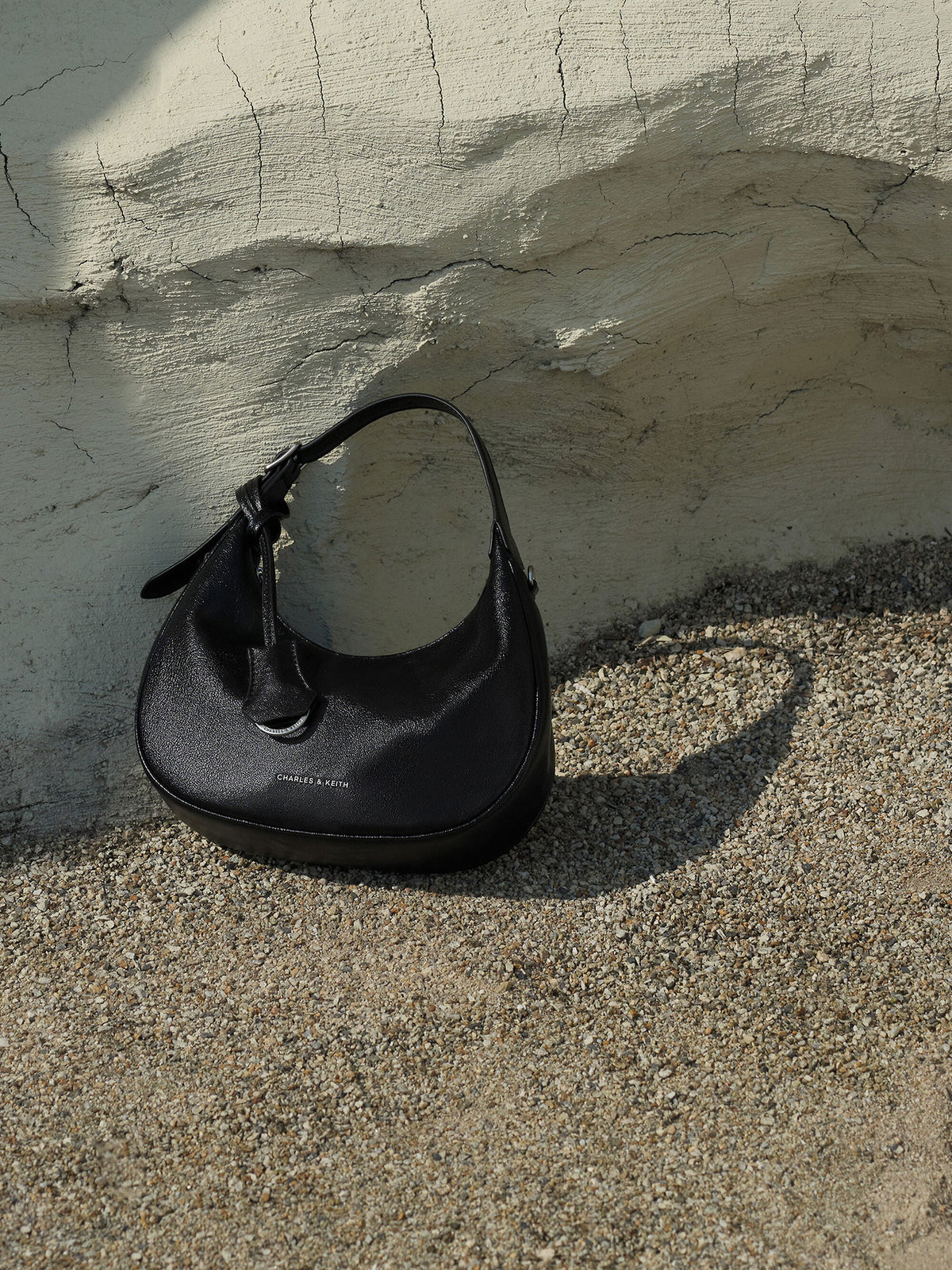 Vega Hobo Bag - Noir | CHARLES & KEITH