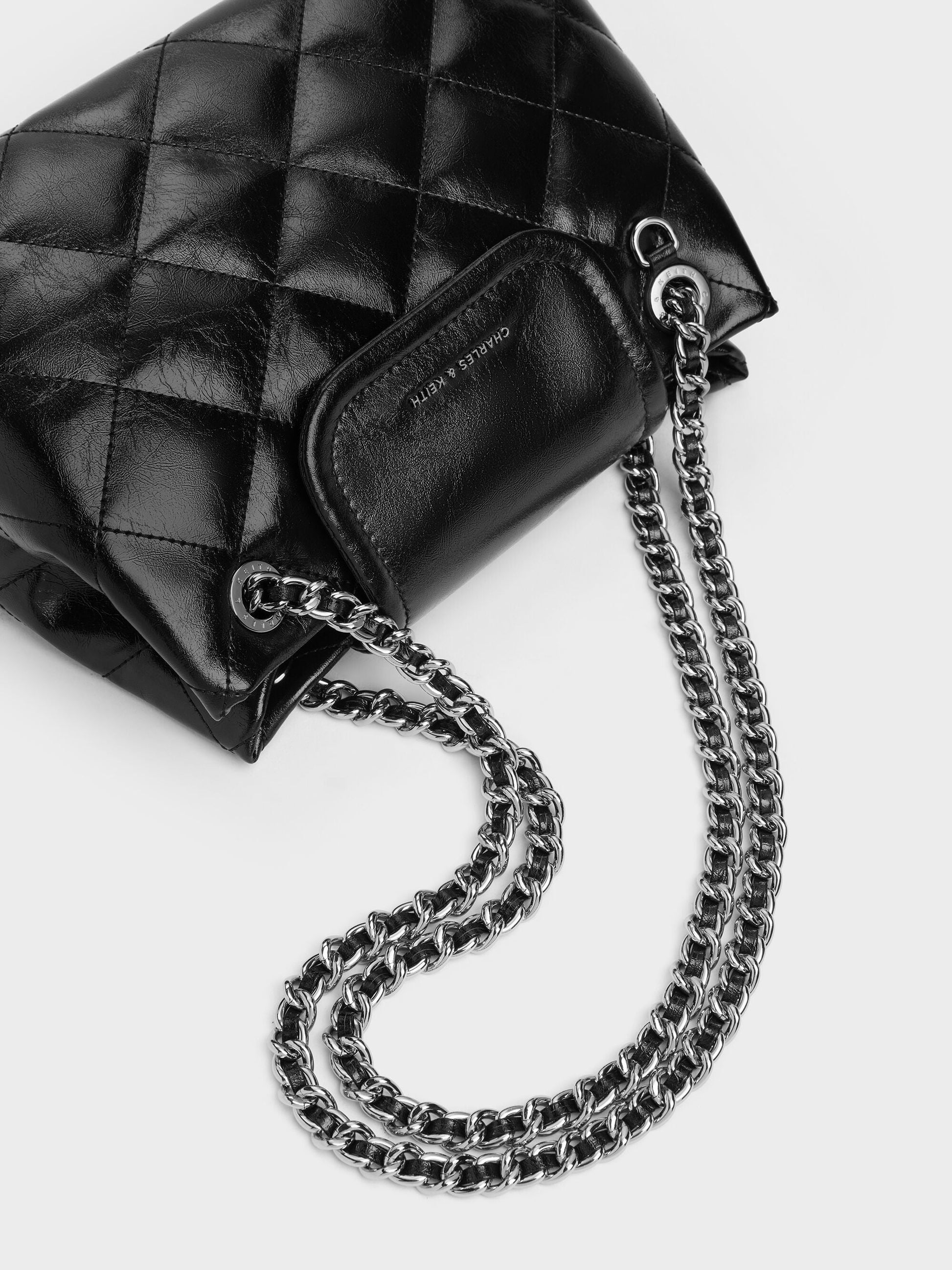 Apfra Quilted Shoulder Bag - Noir | CHARLES & KEITH