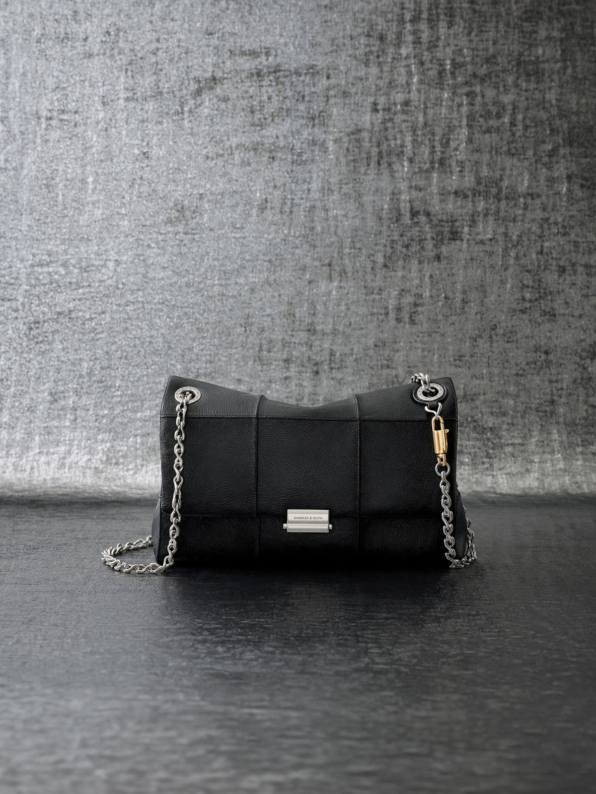Delfina Quilted Chain-Strap Shoulder Bag - Black | CHARLES & KEITH