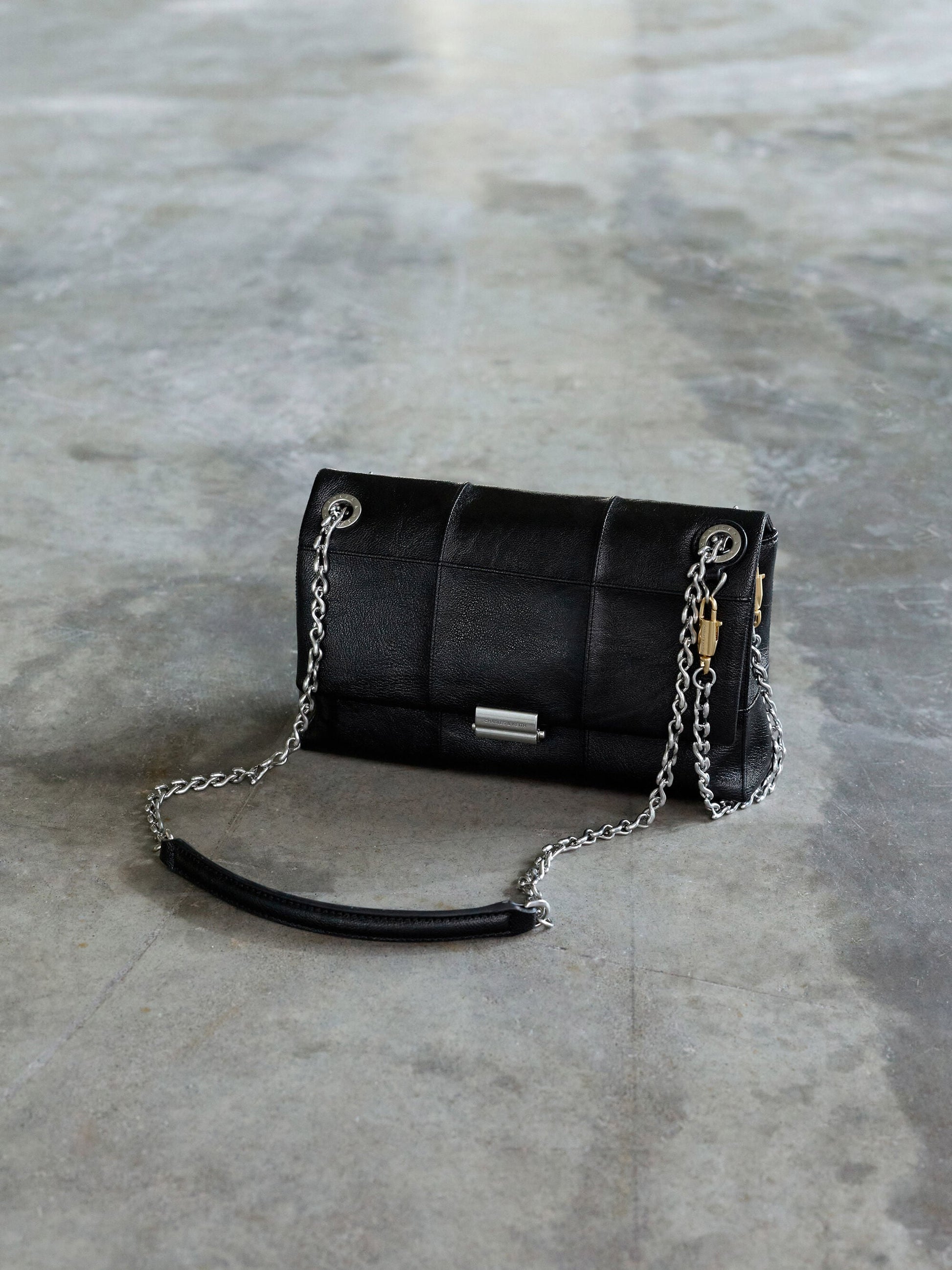 Delfina Quilted Chain-Strap Shoulder Bag - Black | CHARLES & KEITH