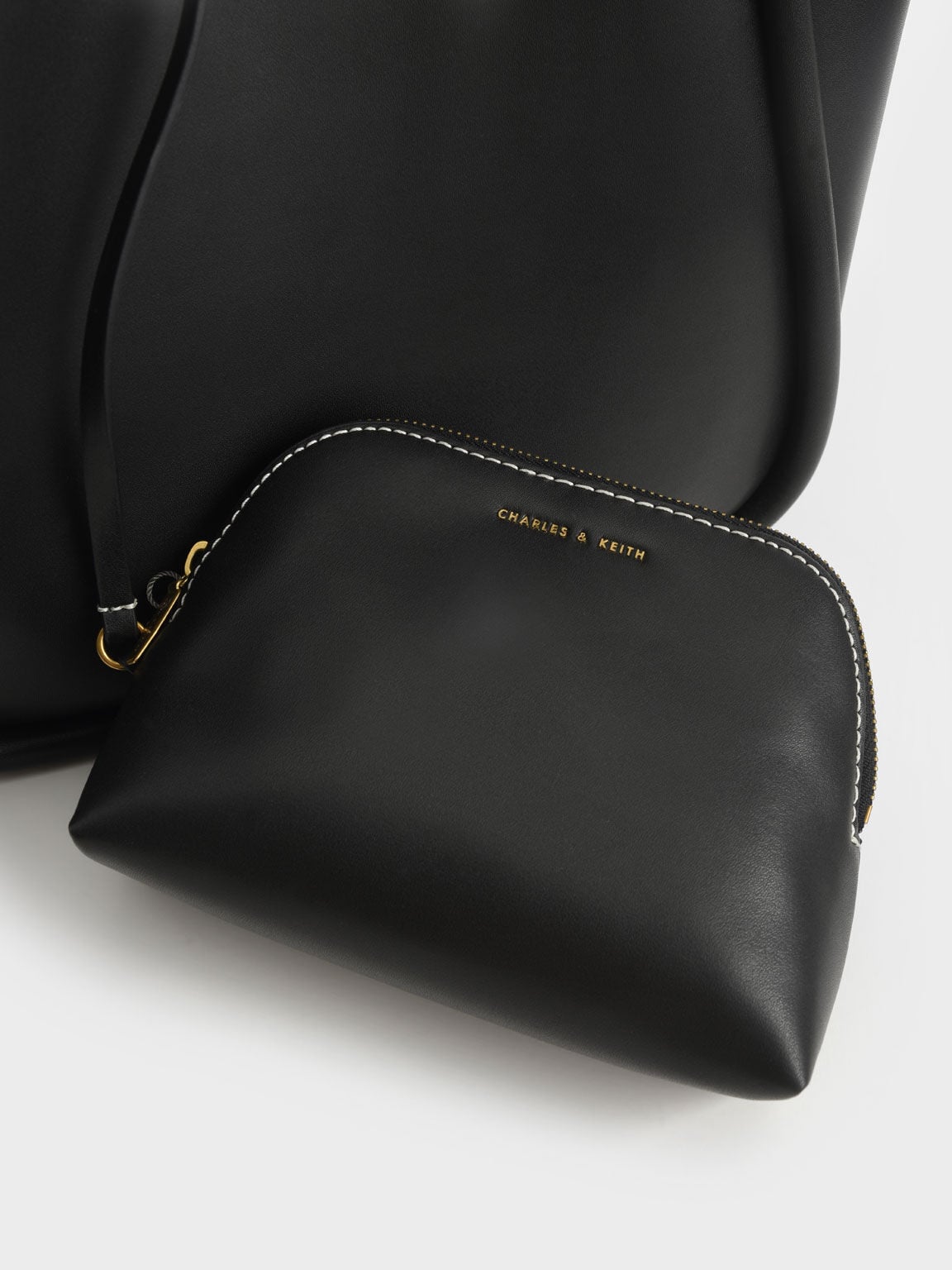 Lyla Tubular Slouchy Tote Bag - Black | CHARLES & KEITH