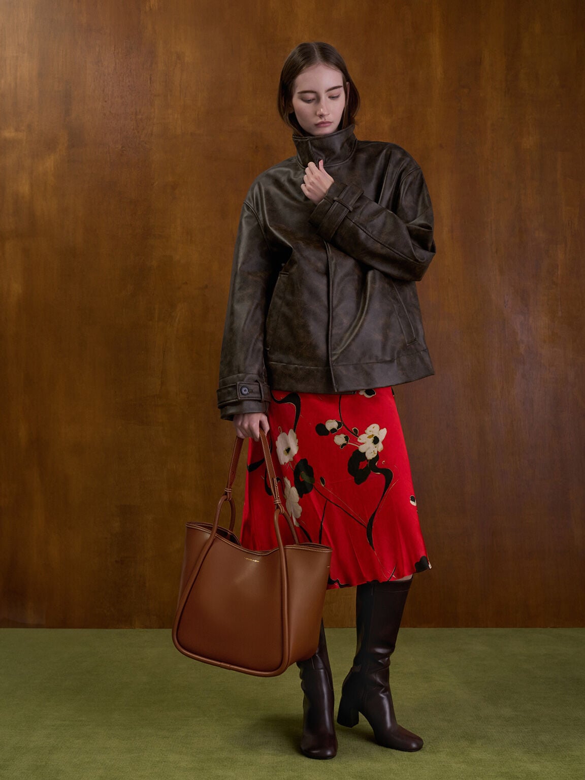 Lyla Tubular Slouchy Tote Bag - Chocolate | CHARLES & KEITH