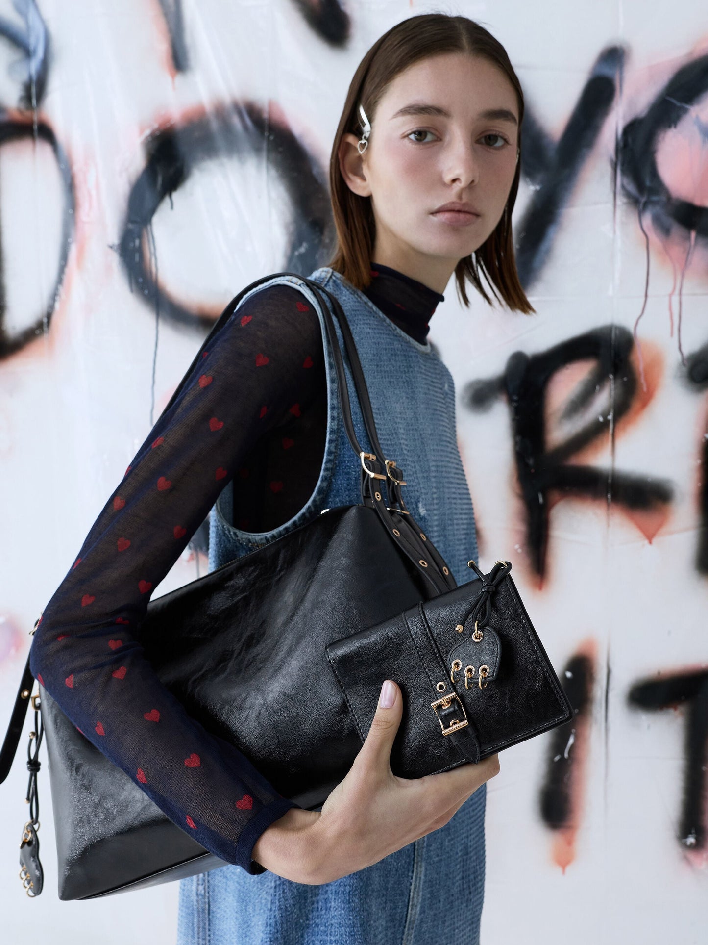 Rey Slouchy Shoulder Bag - Black | CHARLES & KEITH
