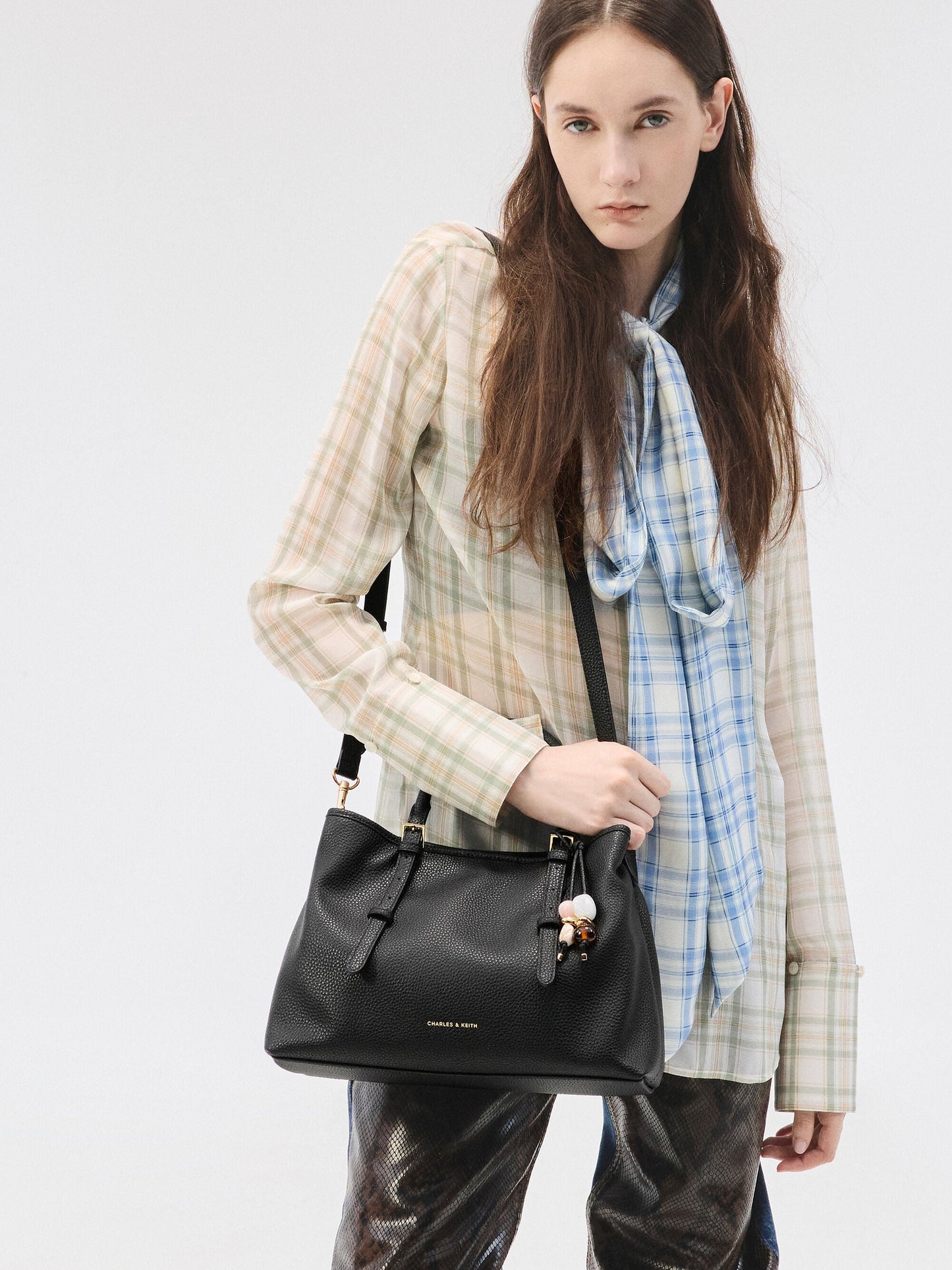 Baral Bead-Charm Tote Bag - Black | CHARLES & KEITH