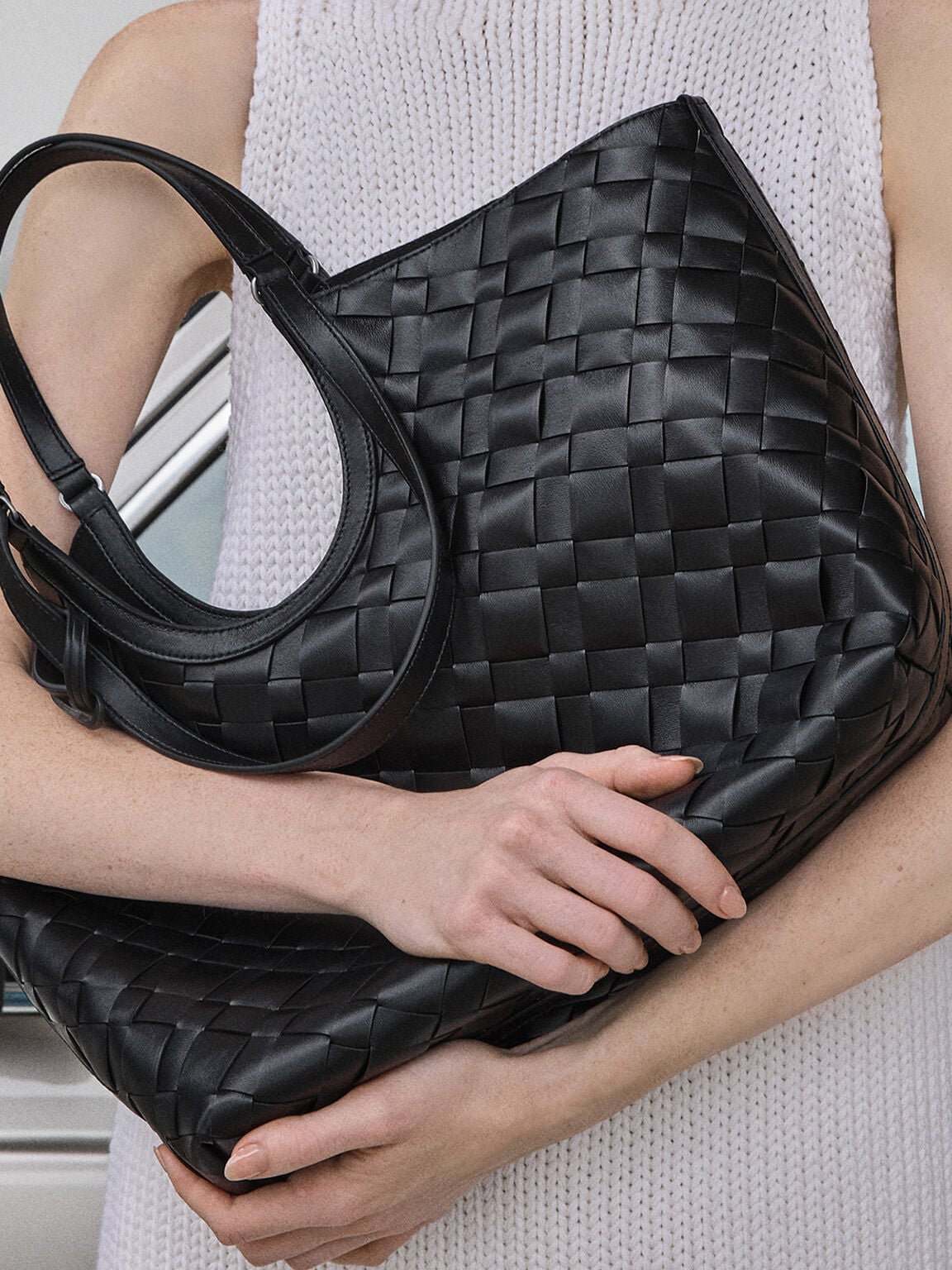 Ivette Woven Tote Bag - Noir | CHARLES & KEITH