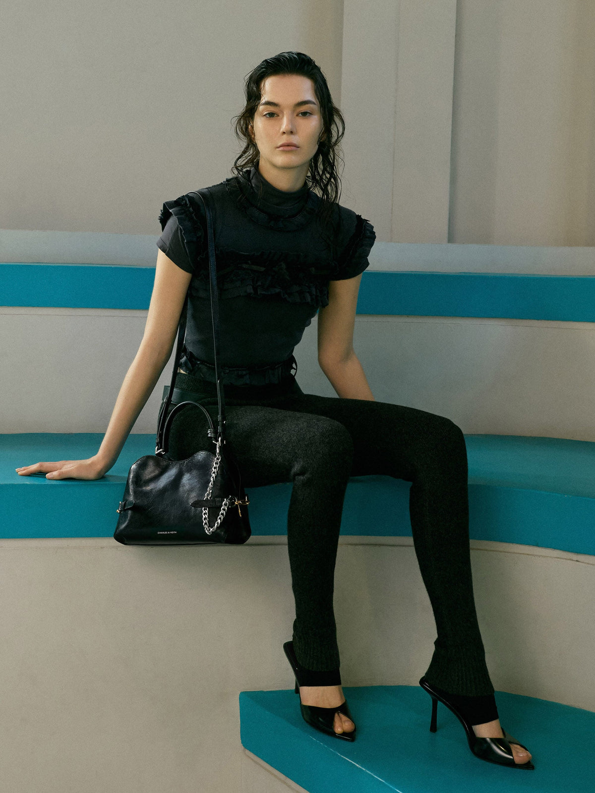 Delfina Chain Side-Belt Tote Bag - Noir | CHARLES & KEITH