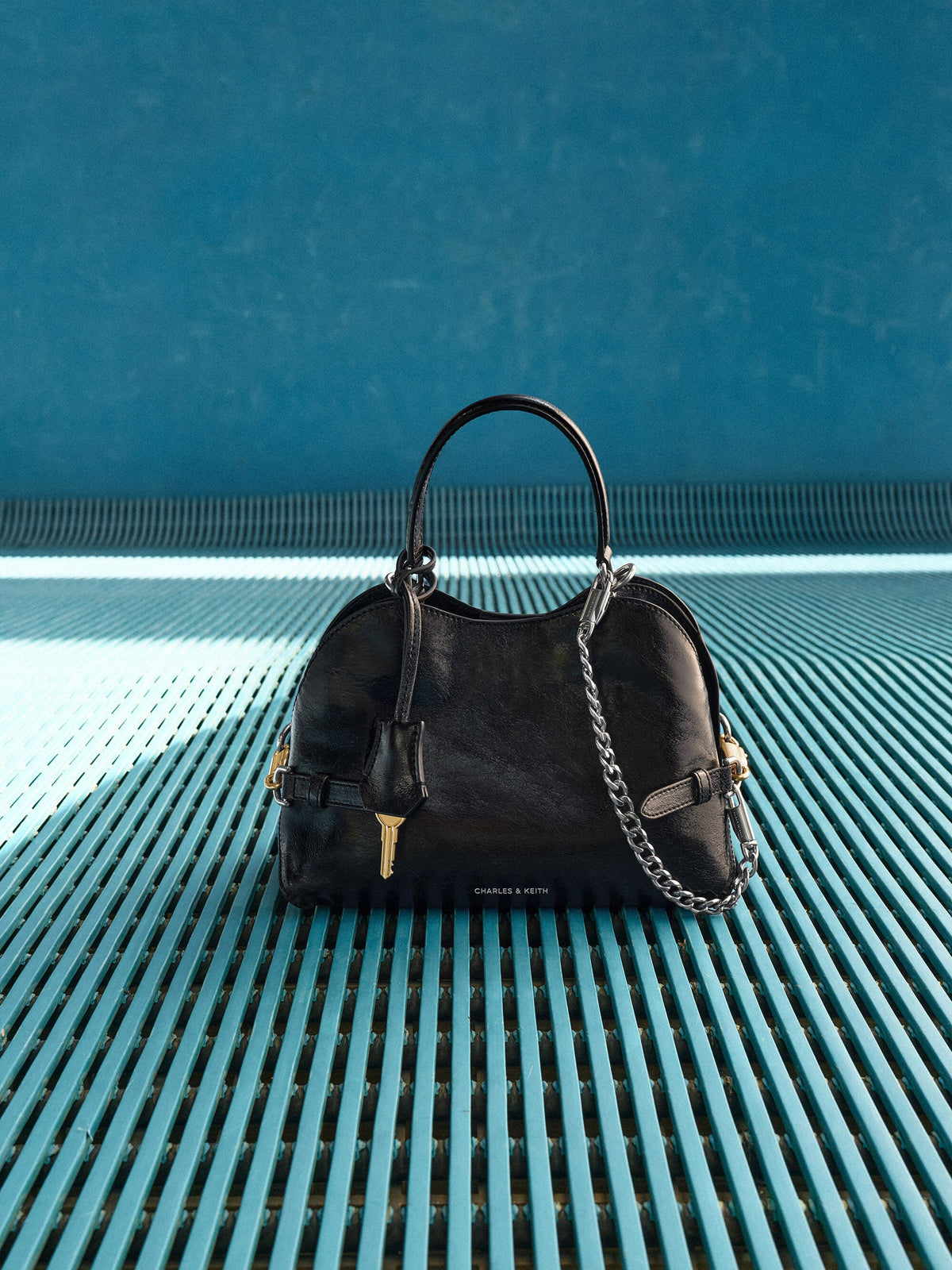 Delfina Chain Side-Belt Tote Bag - Noir | CHARLES & KEITH