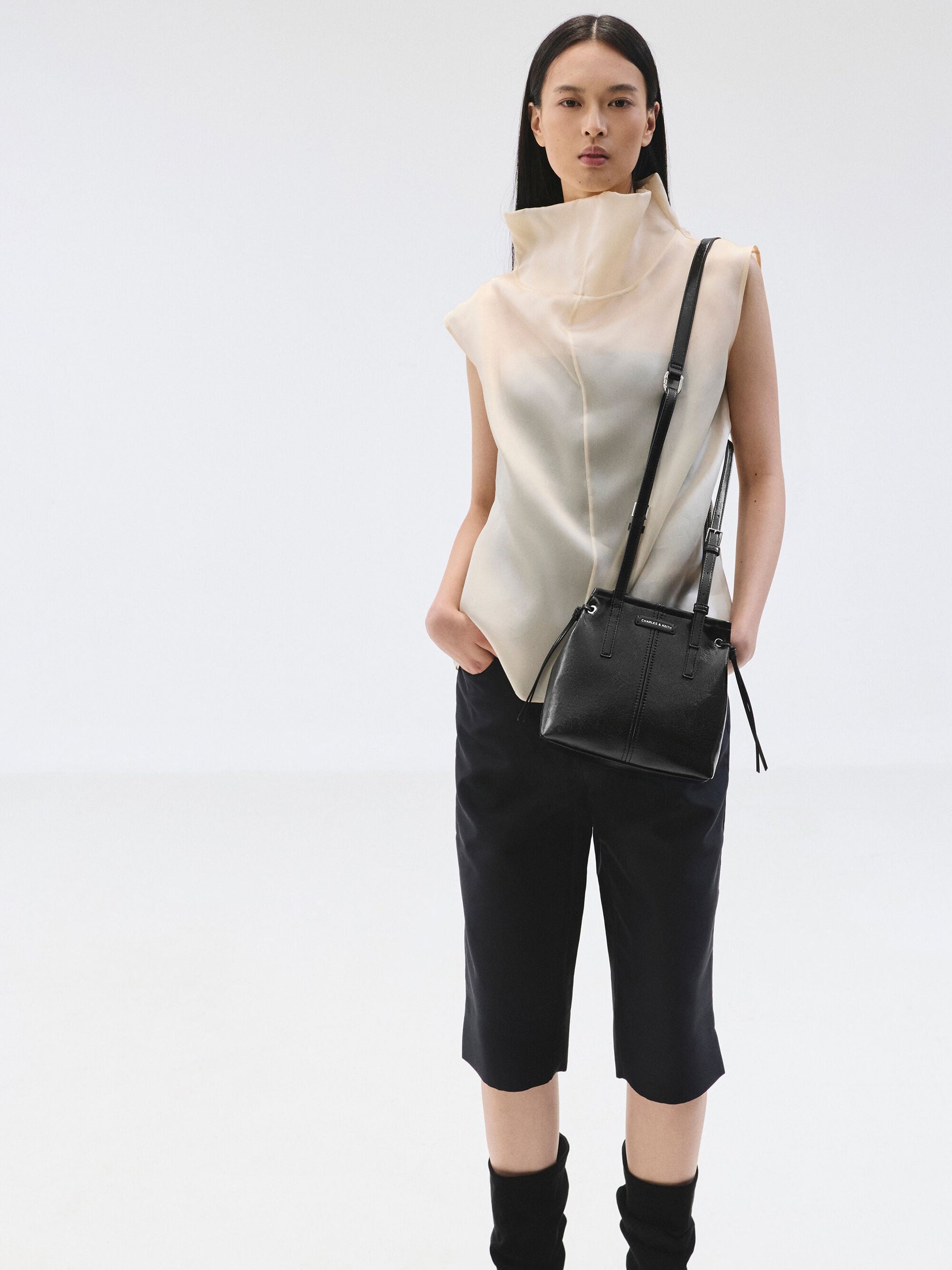 Noane Elongated-Handle Tote Bag - Noir | CHARLES & KEITH