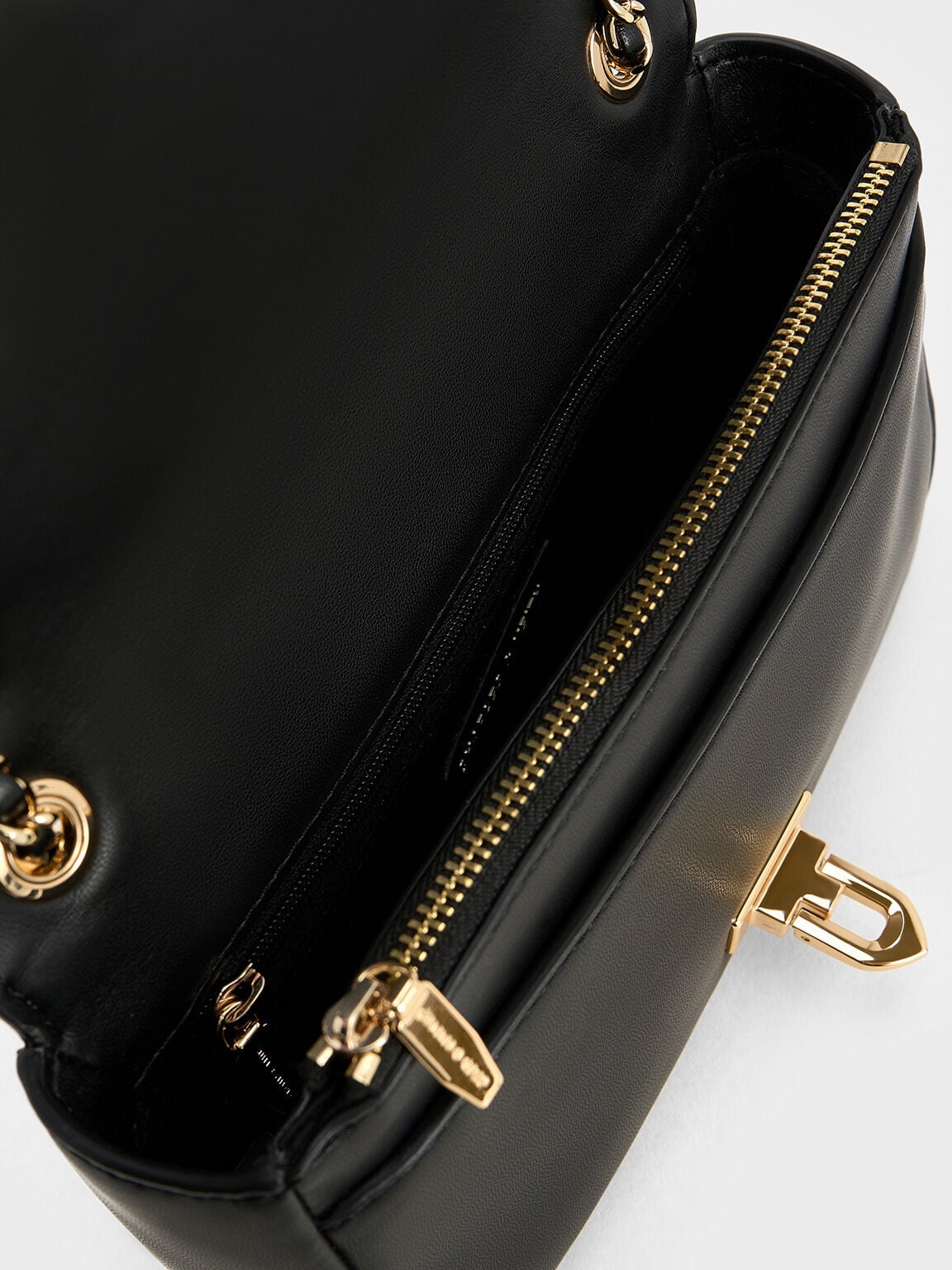 Arwen Diamond-Quilt Shoulder Bag - Black | CHARLES & KEITH