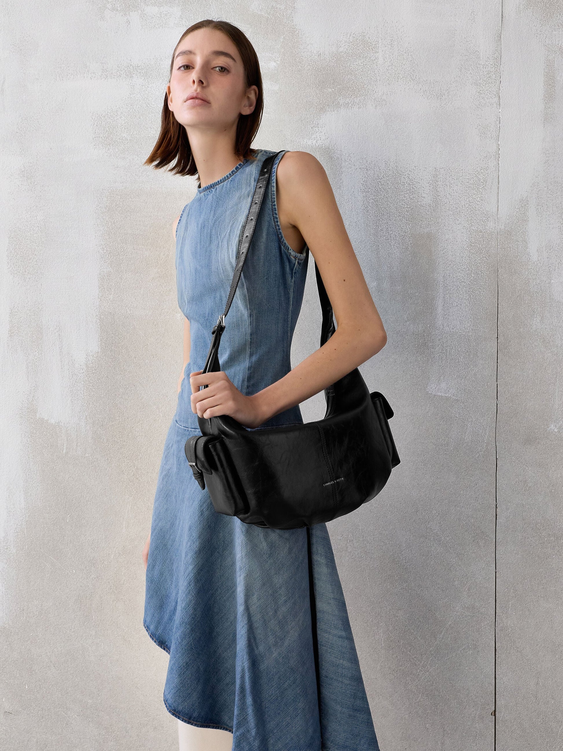 Large Bessie Side-Pocket Hobo Bag - Noir | CHARLES & KEITH