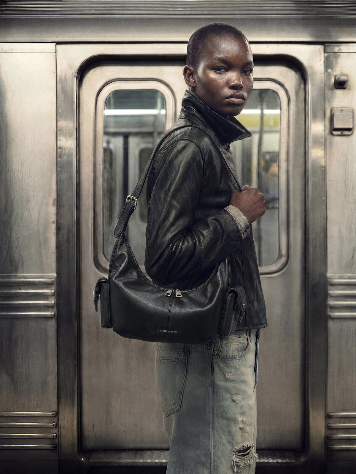 Large Bessie Side-Pocket Hobo Bag - Noir | CHARLES & KEITH