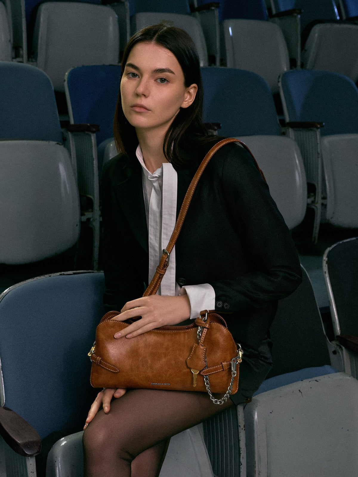 Delfina Chain Side-Belt Shoulder Bag - Distressed Tan | CHARLES & KEITH