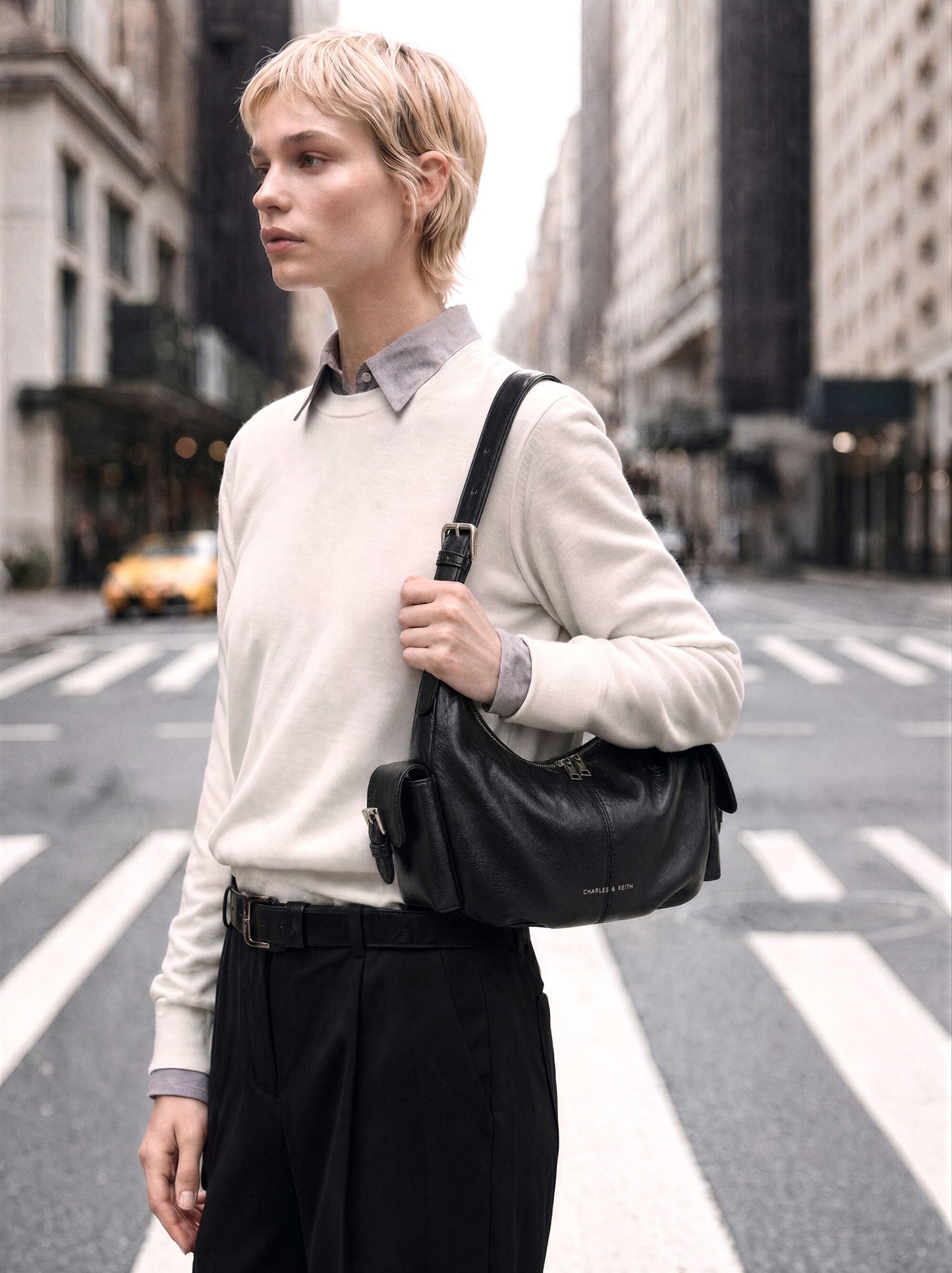Bessie Side-Pocket Hobo Bag - Noir | CHARLES & KEITH