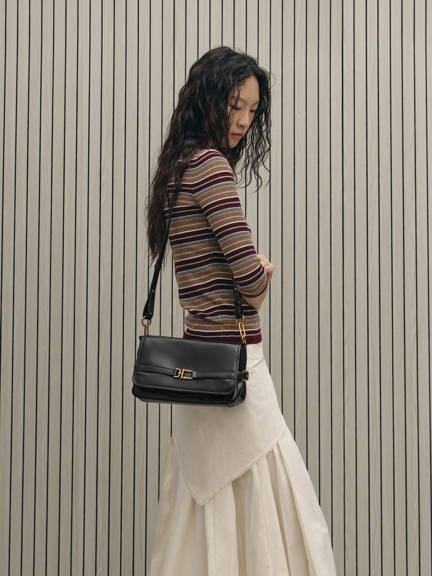 Gwynne Metallic-Buckle Belted Shoulder Bag - Black | CHARLES & KEITH