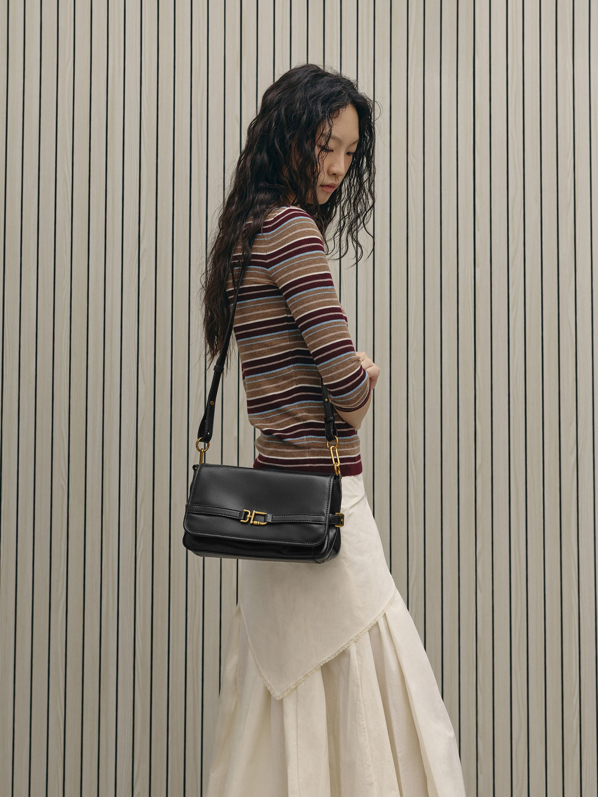 Gwynne Metallic-Buckle Belted Shoulder Bag - Black | CHARLES & KEITH