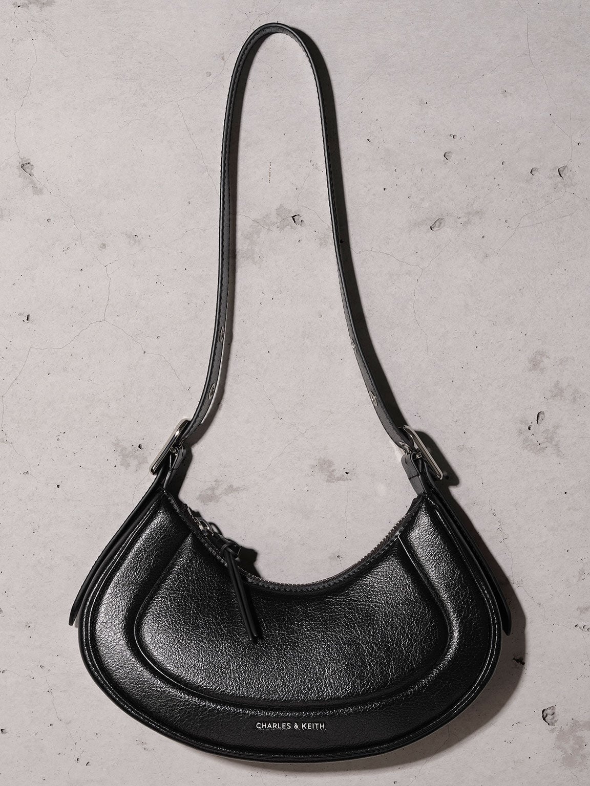 Petra Curved Shoulder Bag - Noir | CHARLES & KEITH