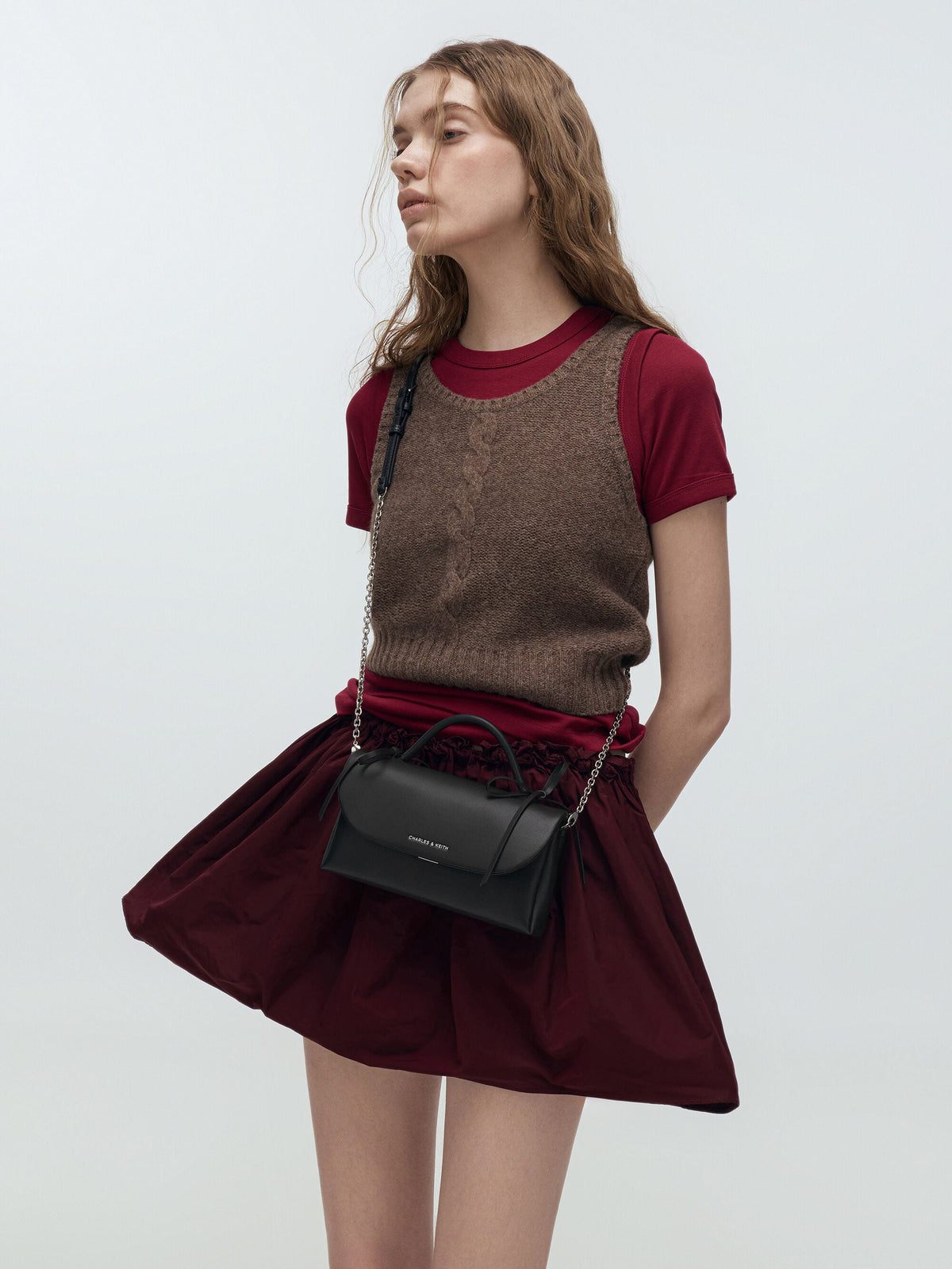 Hazel Bow Wallet On Chain - Noir | CHARLES & KEITH