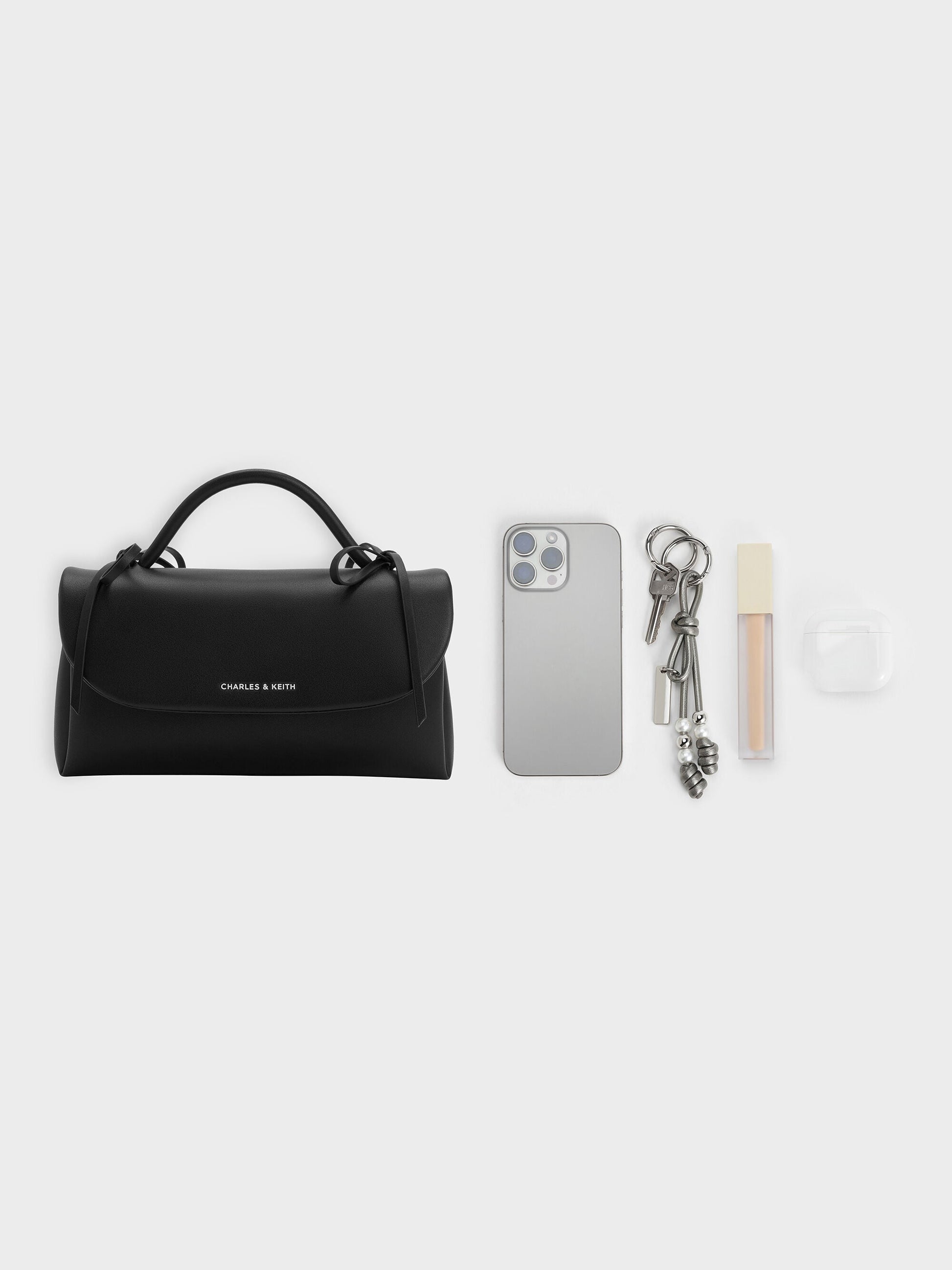 Hazel Bow Wallet On Chain - Noir | CHARLES & KEITH
