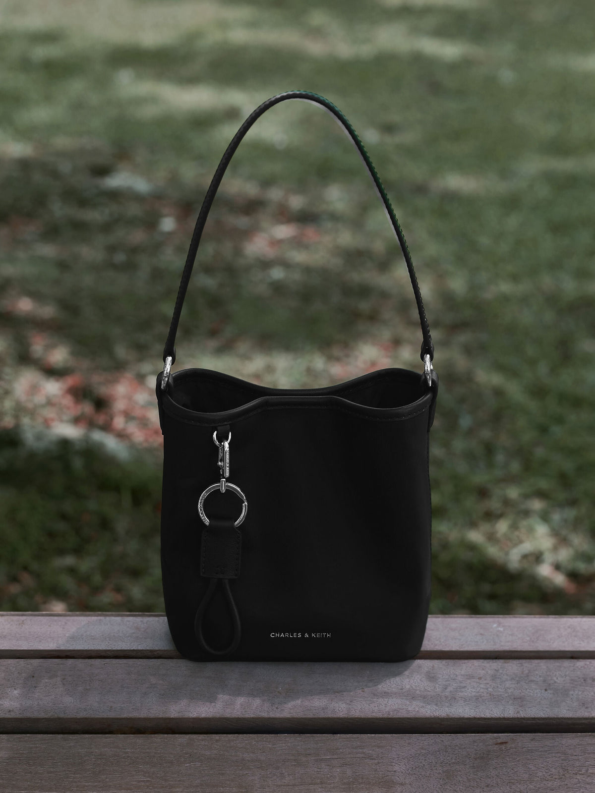 Levy Nylon Bucket Bag - Noir | CHARLES & KEITH