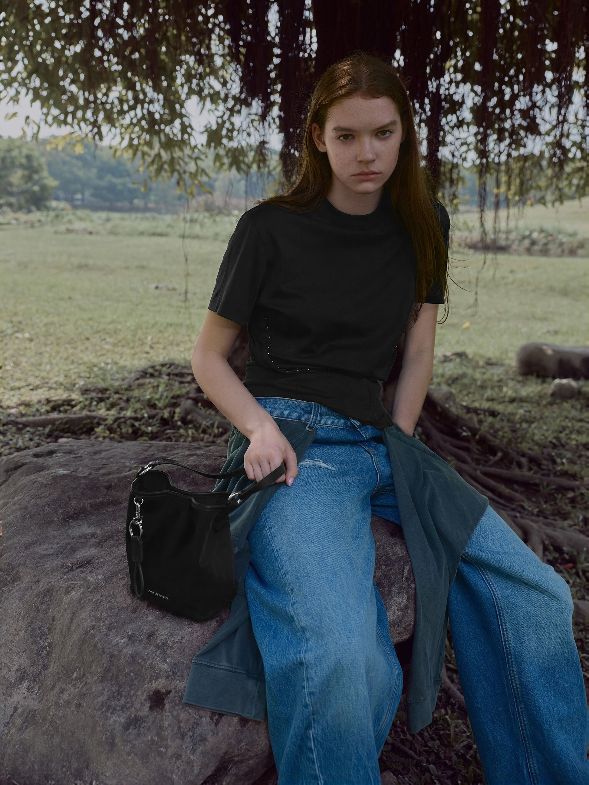 Levy Nylon Bucket Bag - Noir | CHARLES & KEITH