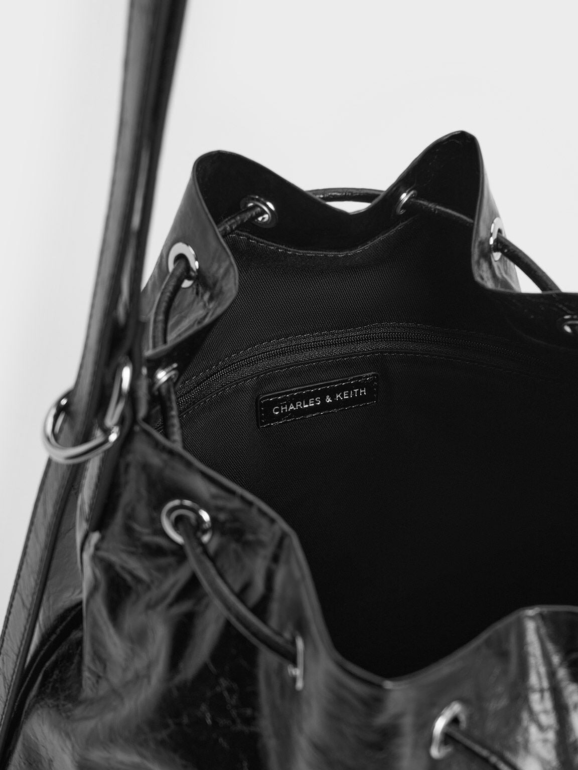 Neva Two-Way Bucket Bag - Noir | CHARLES & KEITH