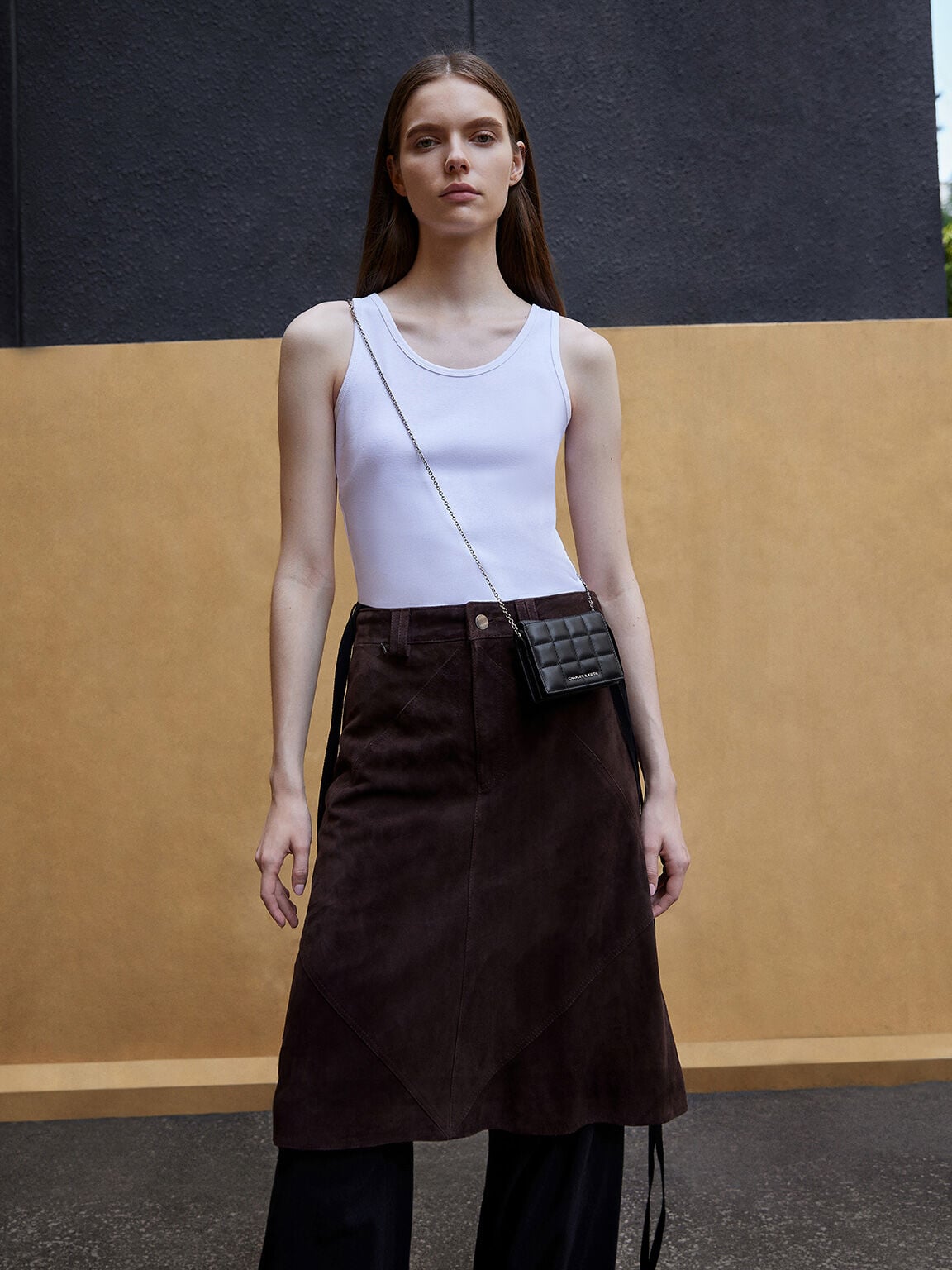 Cassia Quilted Wallet On Chain - Noir | CHARLES & KEITH