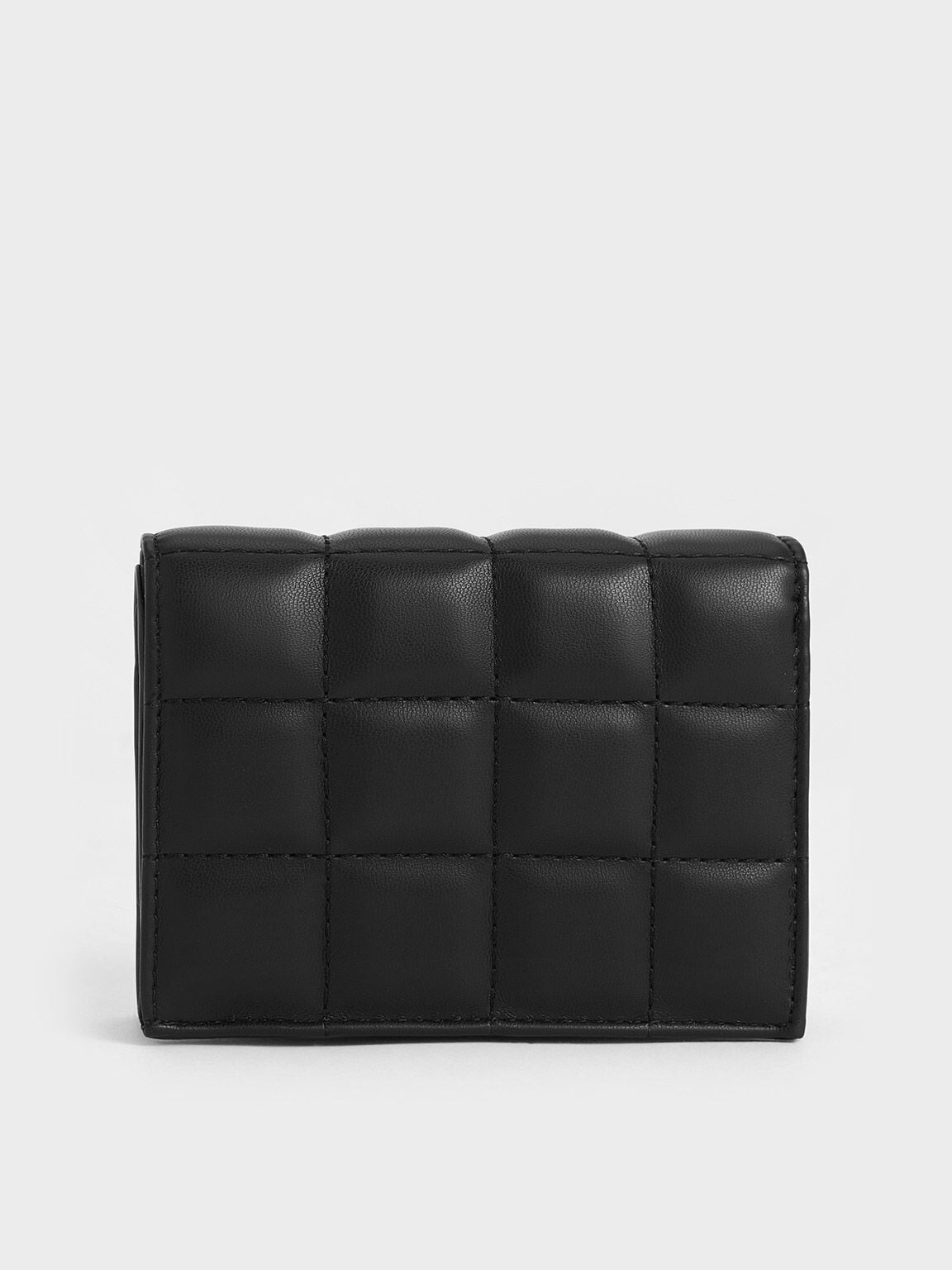 Cassia Quilted Wallet On Chain - Noir | CHARLES & KEITH