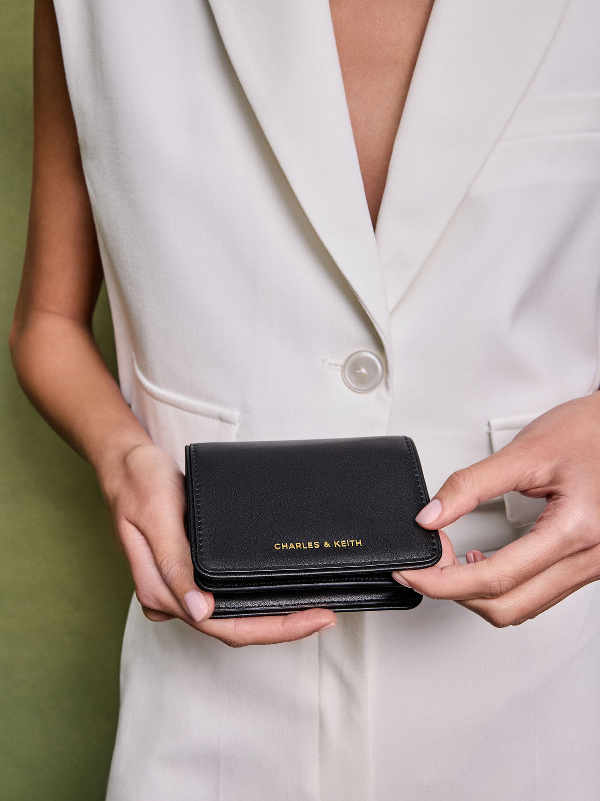 Lyla Knotted-Strap Wallet - Black | CHARLES & KEITH