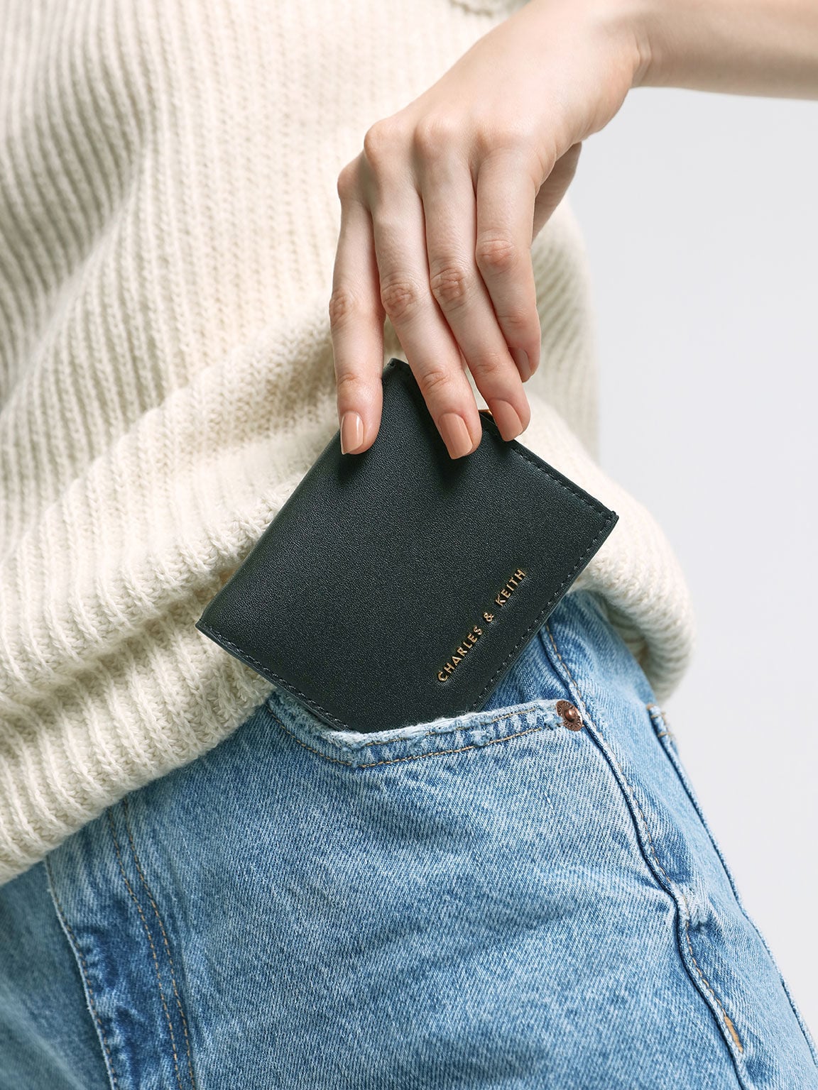 Daisy Bi-Fold Small Wallet - Black | CHARLES & KEITH