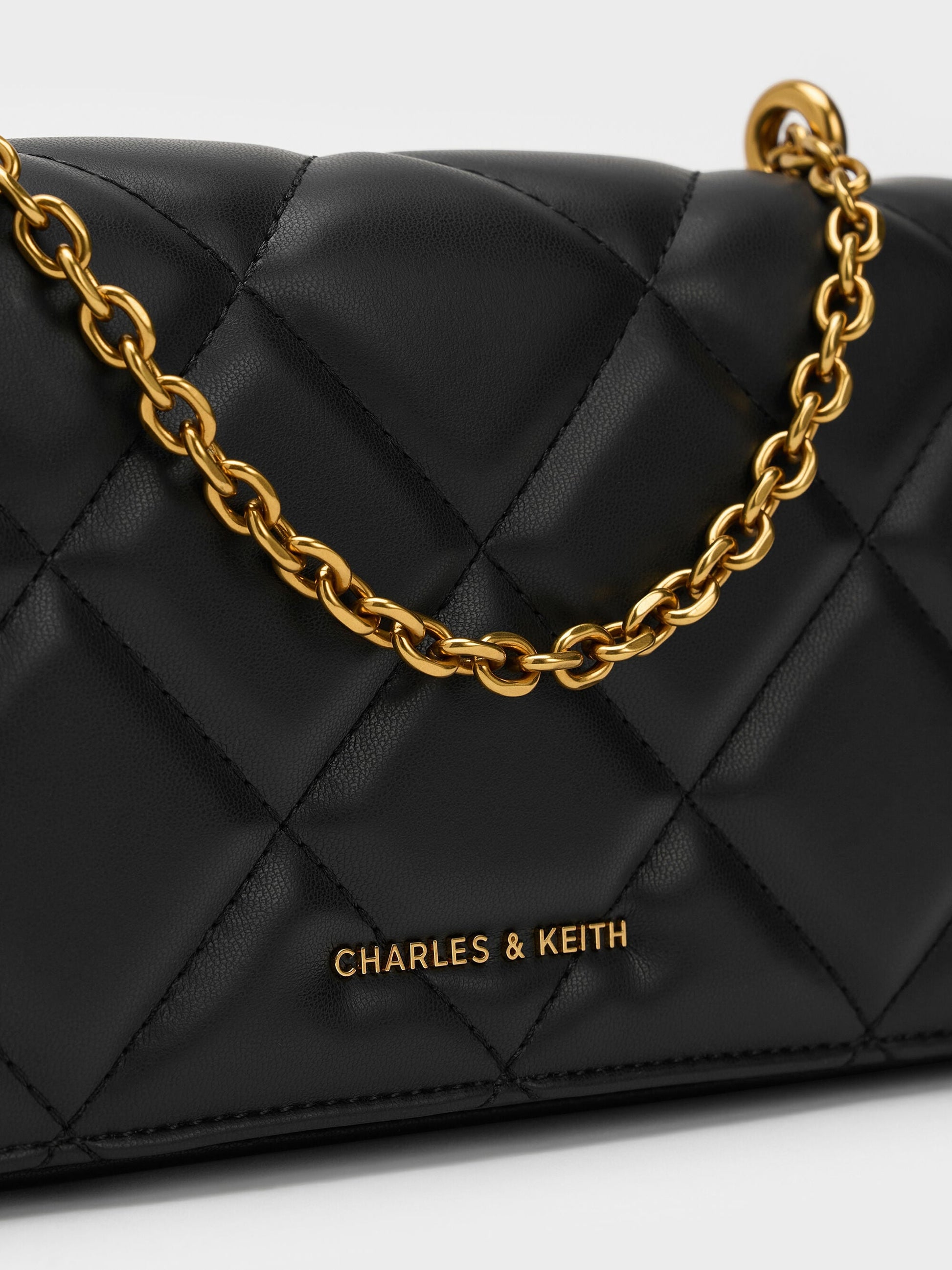 Paffuto Quilted Wallet On Chain - Black | CHARLES & KEITH