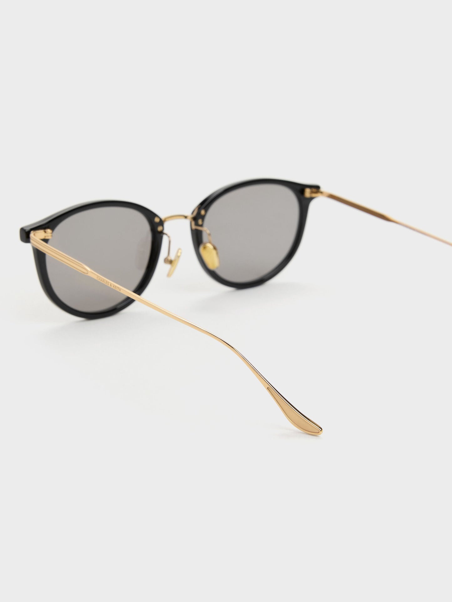 Minnow Metal-Rim Round Sunglasses - Black | CHARLES & KEITH