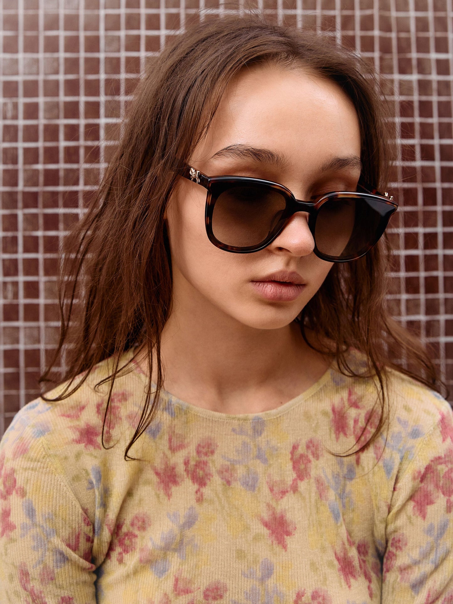 Paige Bow Square Sunglasses - T. Shell | CHARLES & KEITH