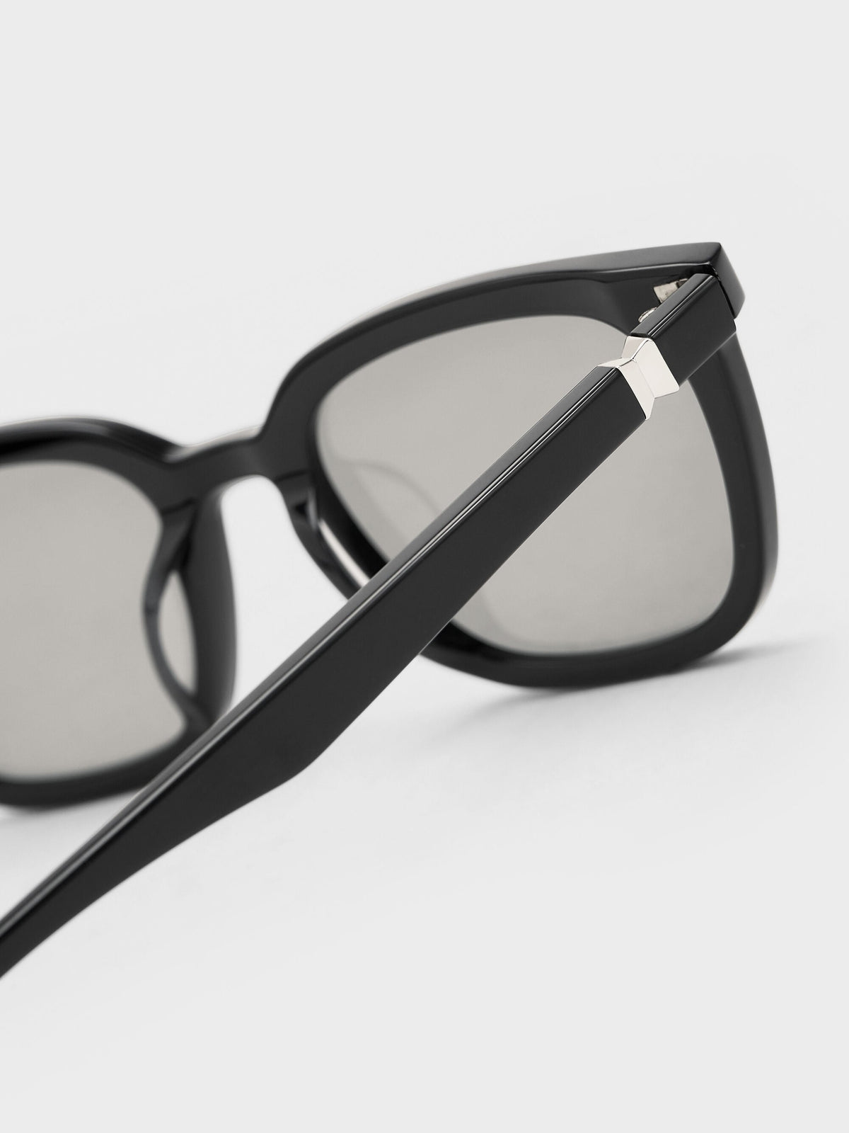 Maude Square Sunglasses - Black | CHARLES & KEITH