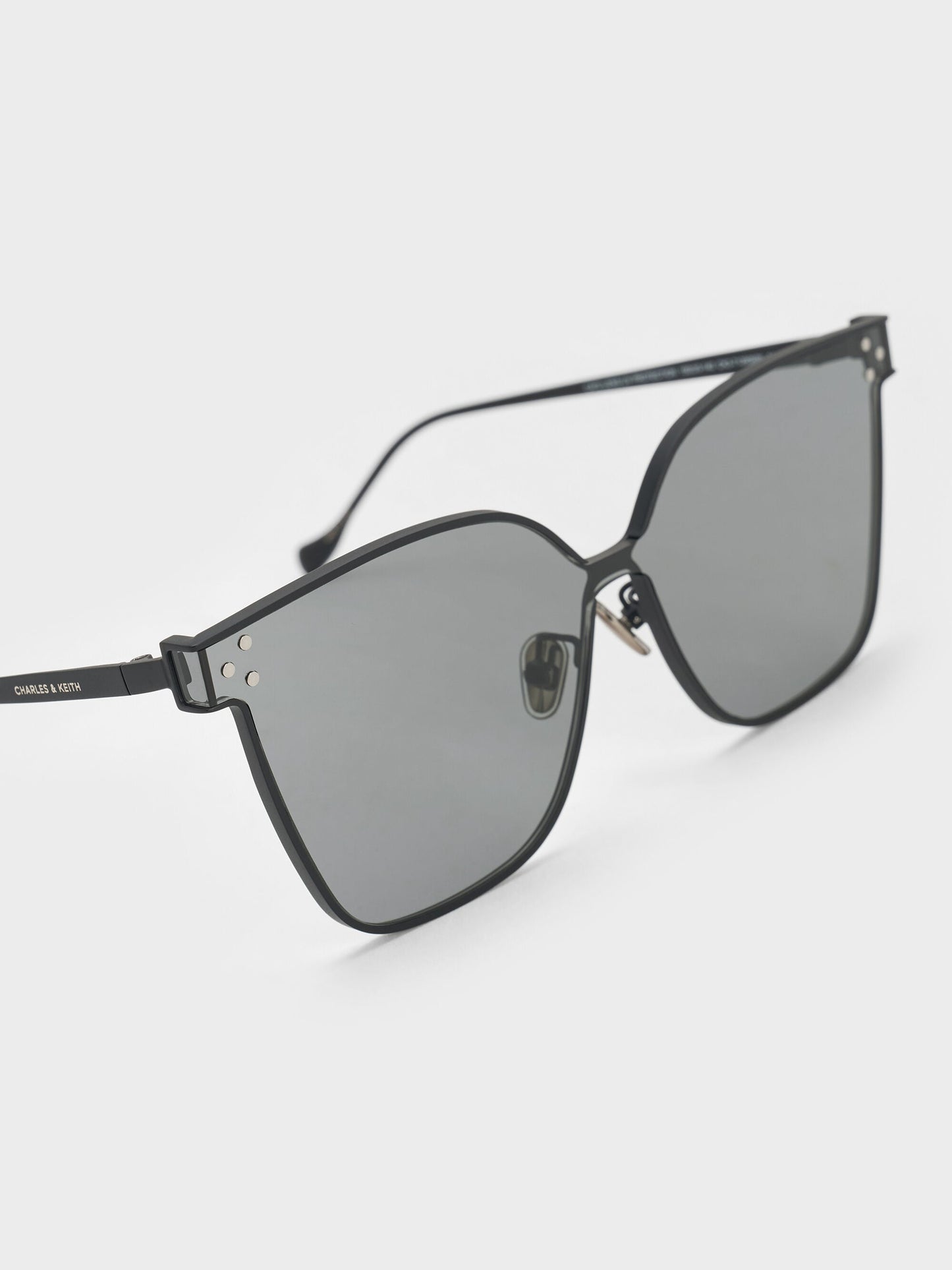 Ginny Butterfly Sunglasses - Noir | CHARLES & KEITH