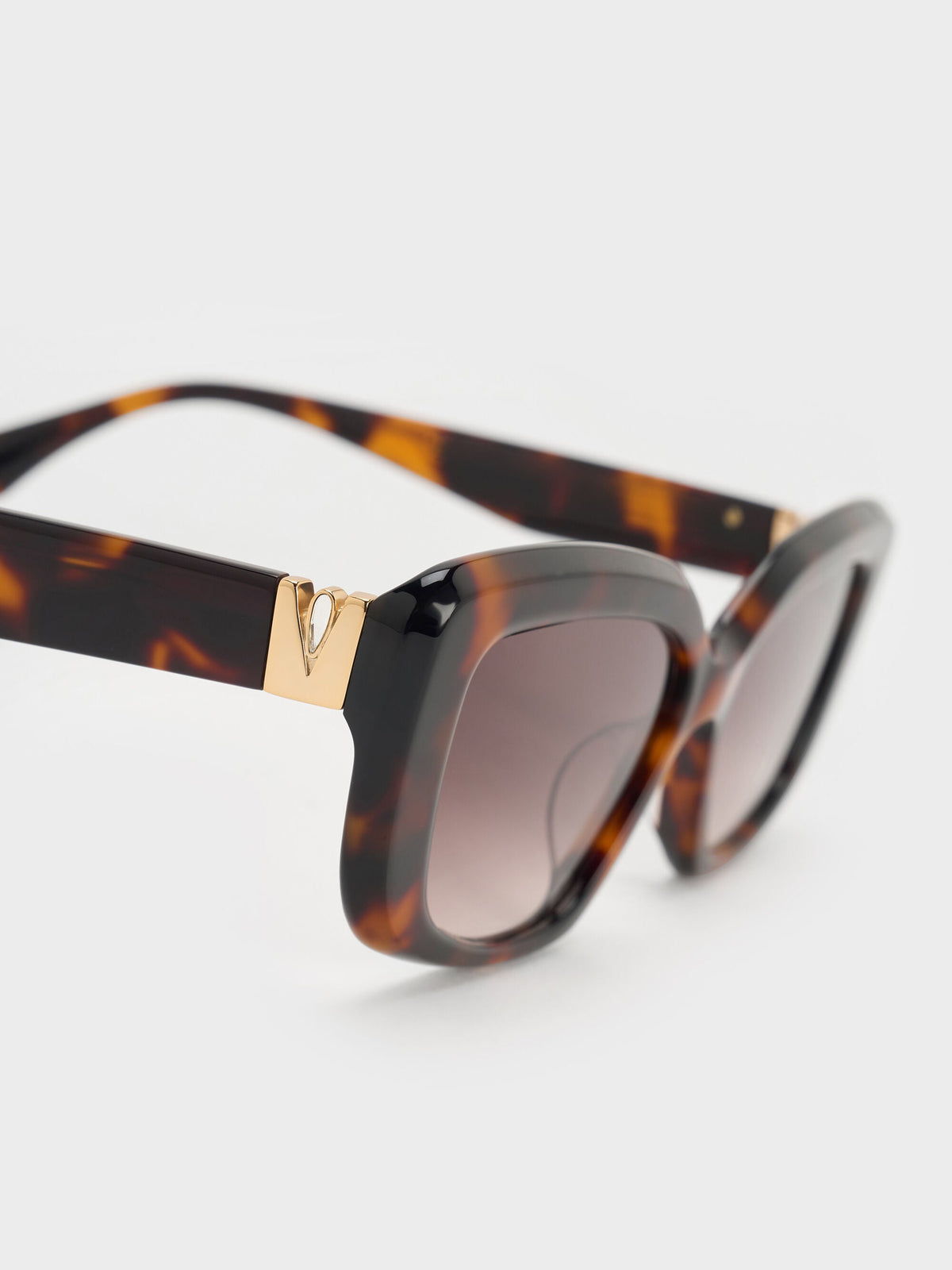 Alix Tortoiseshell Butterfly Sunglasses - T. Shell | CHARLES & KEITH