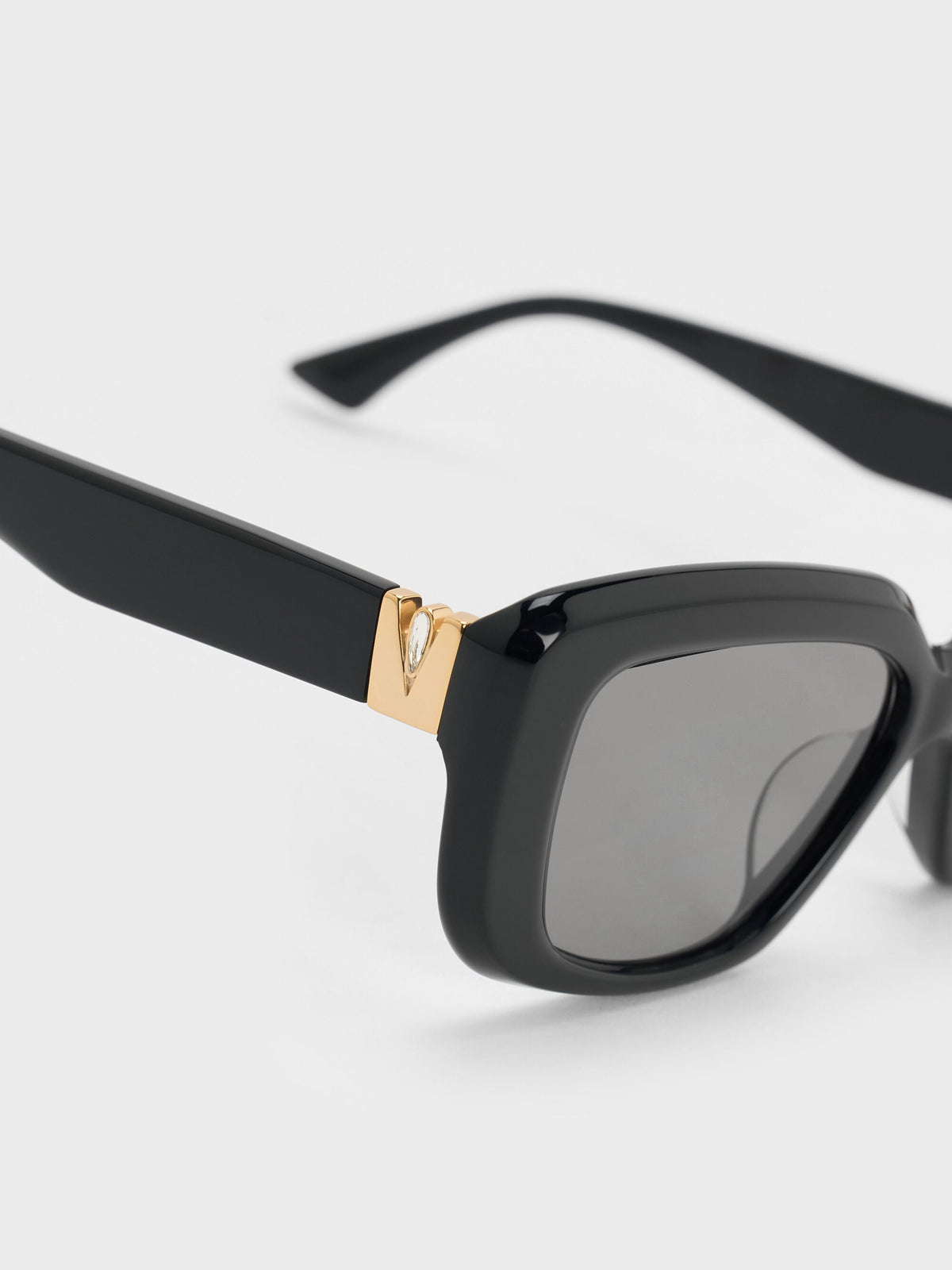Alix Butterfly Sunglasses - Black | CHARLES & KEITH