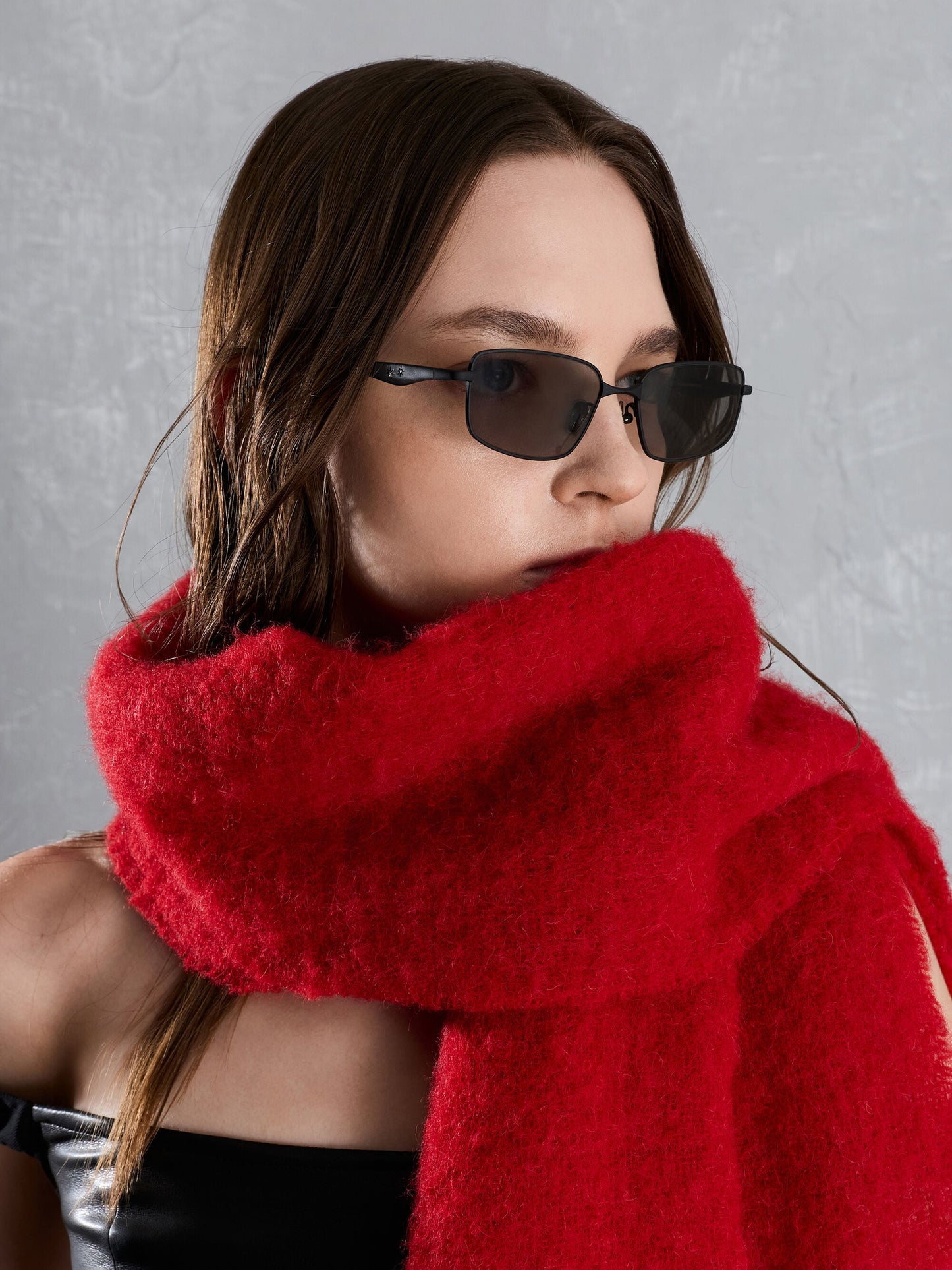 Celestia Rectangular Sunglasses - Noir | CHARLES & KEITH