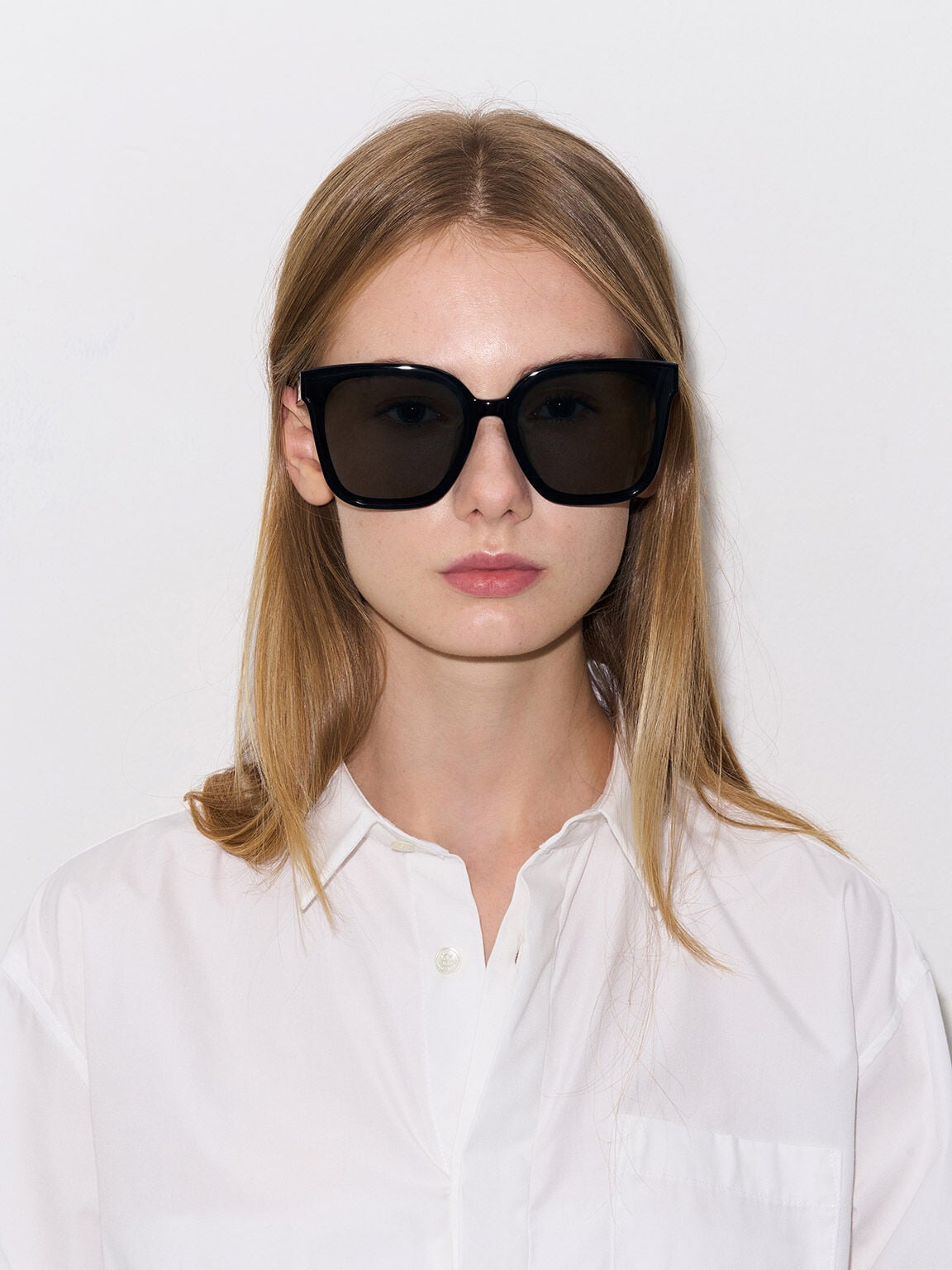 Gabine Oversized Butterfly Sunglasses - Black | CHARLES & KEITH