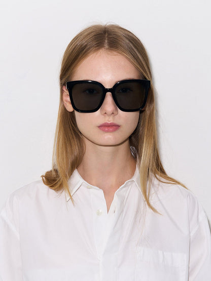 Gabine Oversized Butterfly Sunglasses - Black | CHARLES & KEITH