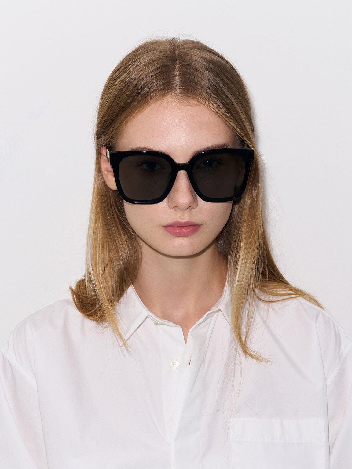 Gabine Oversized Butterfly Sunglasses - Black | CHARLES & KEITH