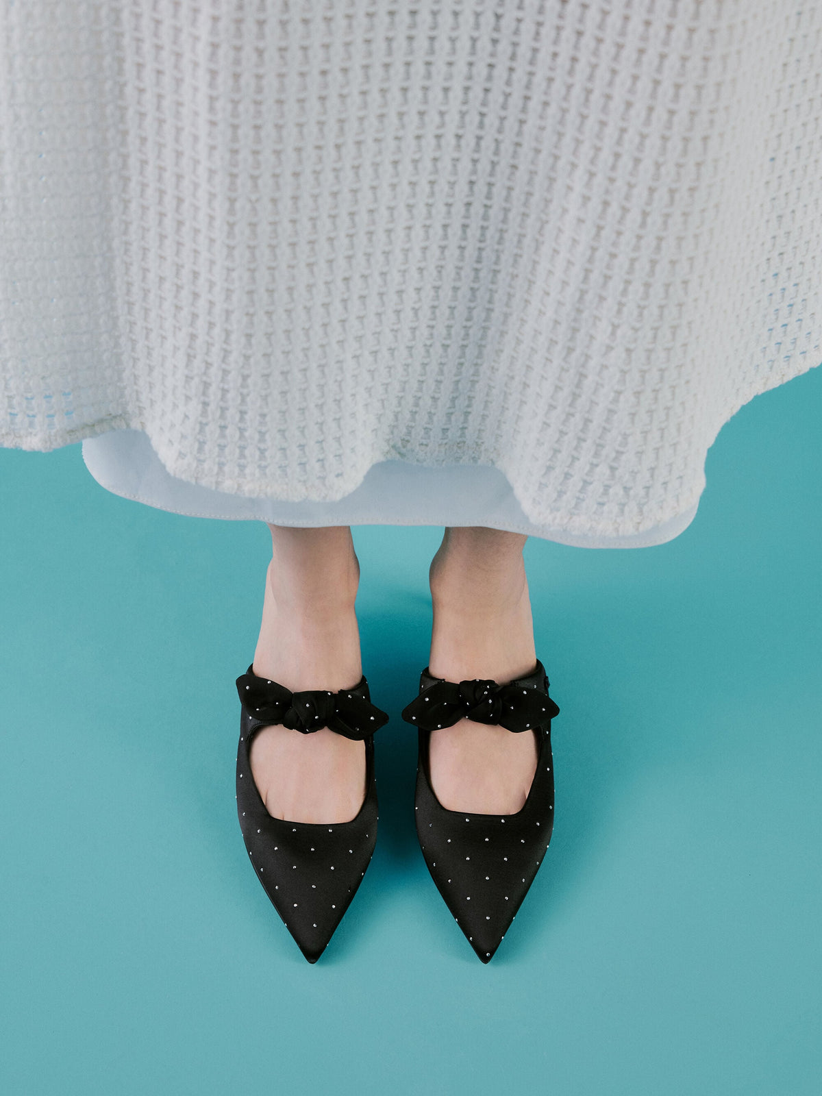 Jayce Dotted Knot-Bow Kitten-Heel Mules - Black Textured | CHARLES & KEITH